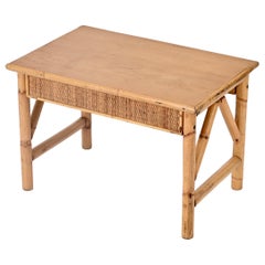 Table de nuit ou table d'appoint French Riviera en rotin, bambou et bois, Italie 1970