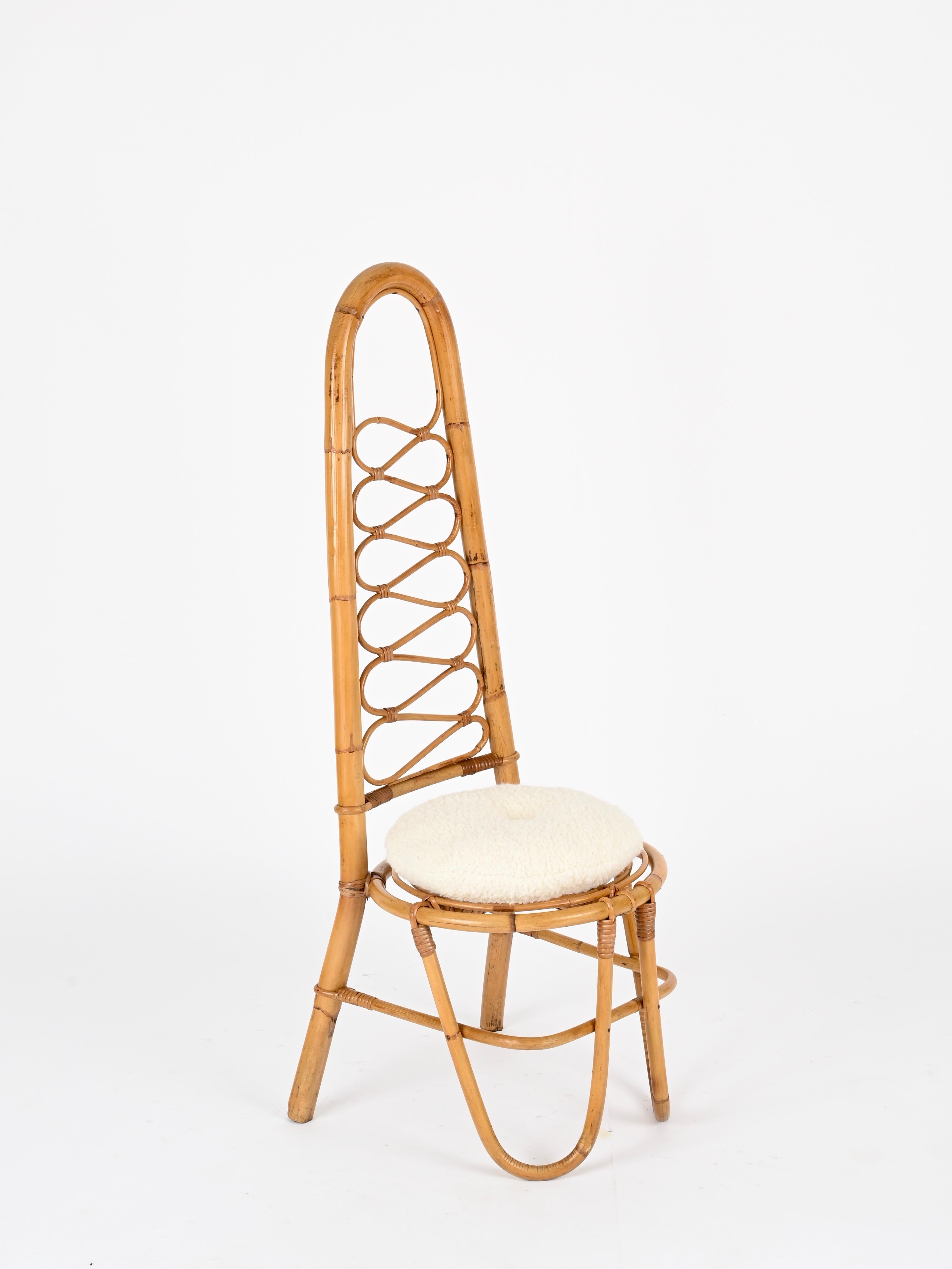 Fait main Paire de chaises à dossier haut en rotin et osier de la Côte d'Azur, Bonacina, Italie, 1960 en vente