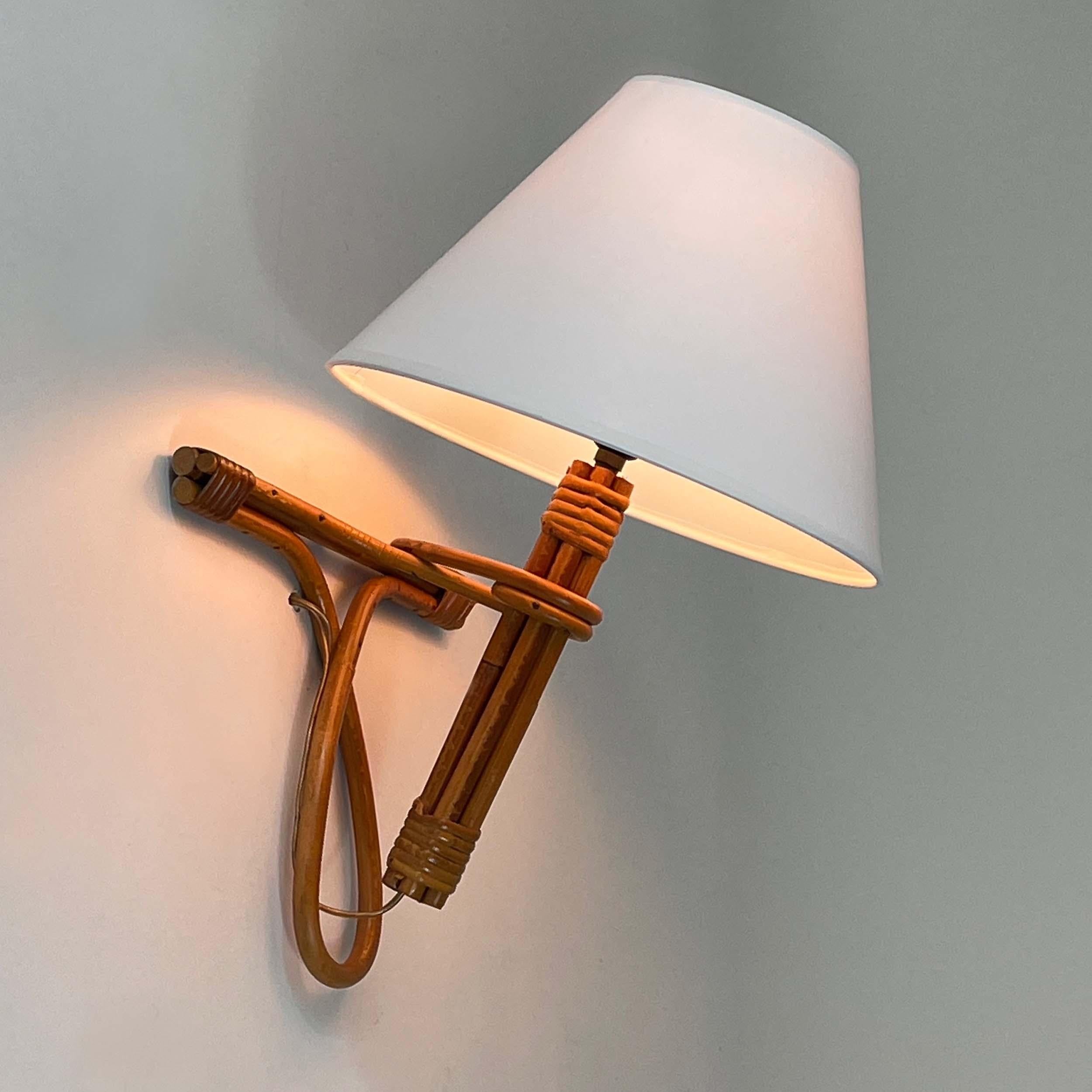 French Riviera Rattan Bamboo and Wicker Sconce, Louis Sognot, France 1960s In Good Condition For Sale In NUEMBRECHT, NRW