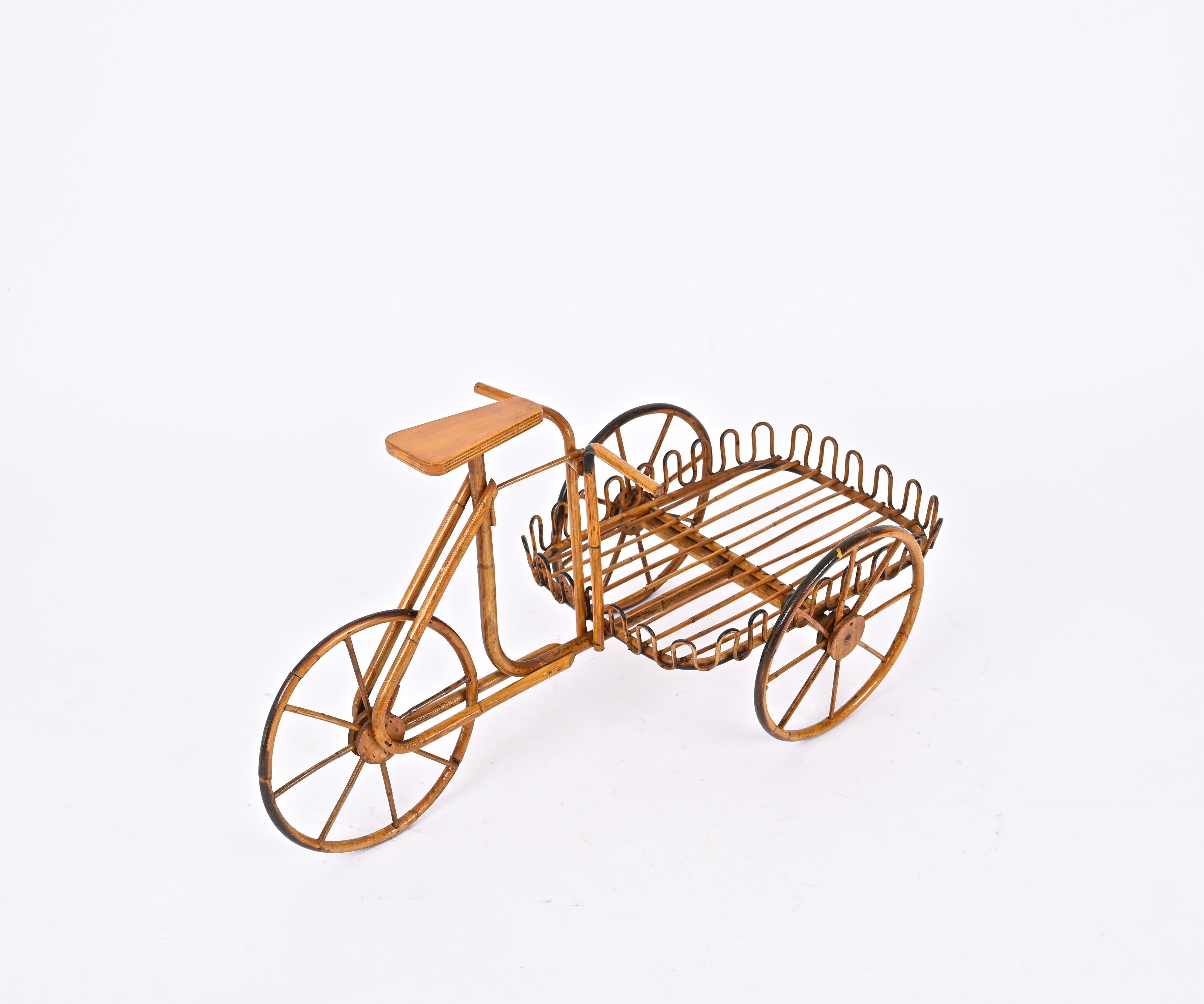 Mid-Century Modern French Riviera Rattan Bicycle Shaped Magazine Rack or Plant Holder, Italy 1960s For Sale
