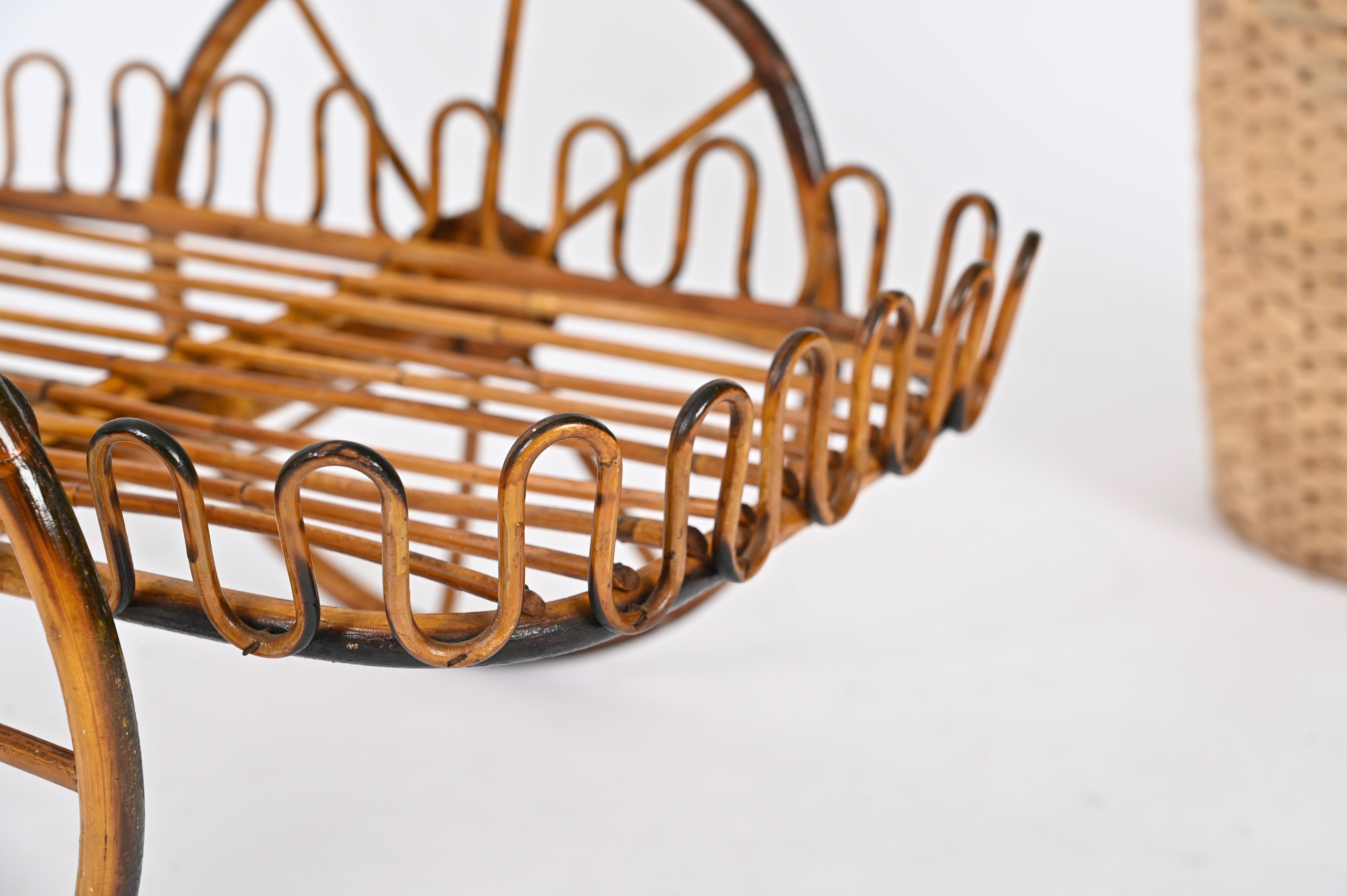 Hand-Crafted French Riviera Rattan Bicycle Shaped Magazine Rack or Plant Holder, Italy 1960s For Sale