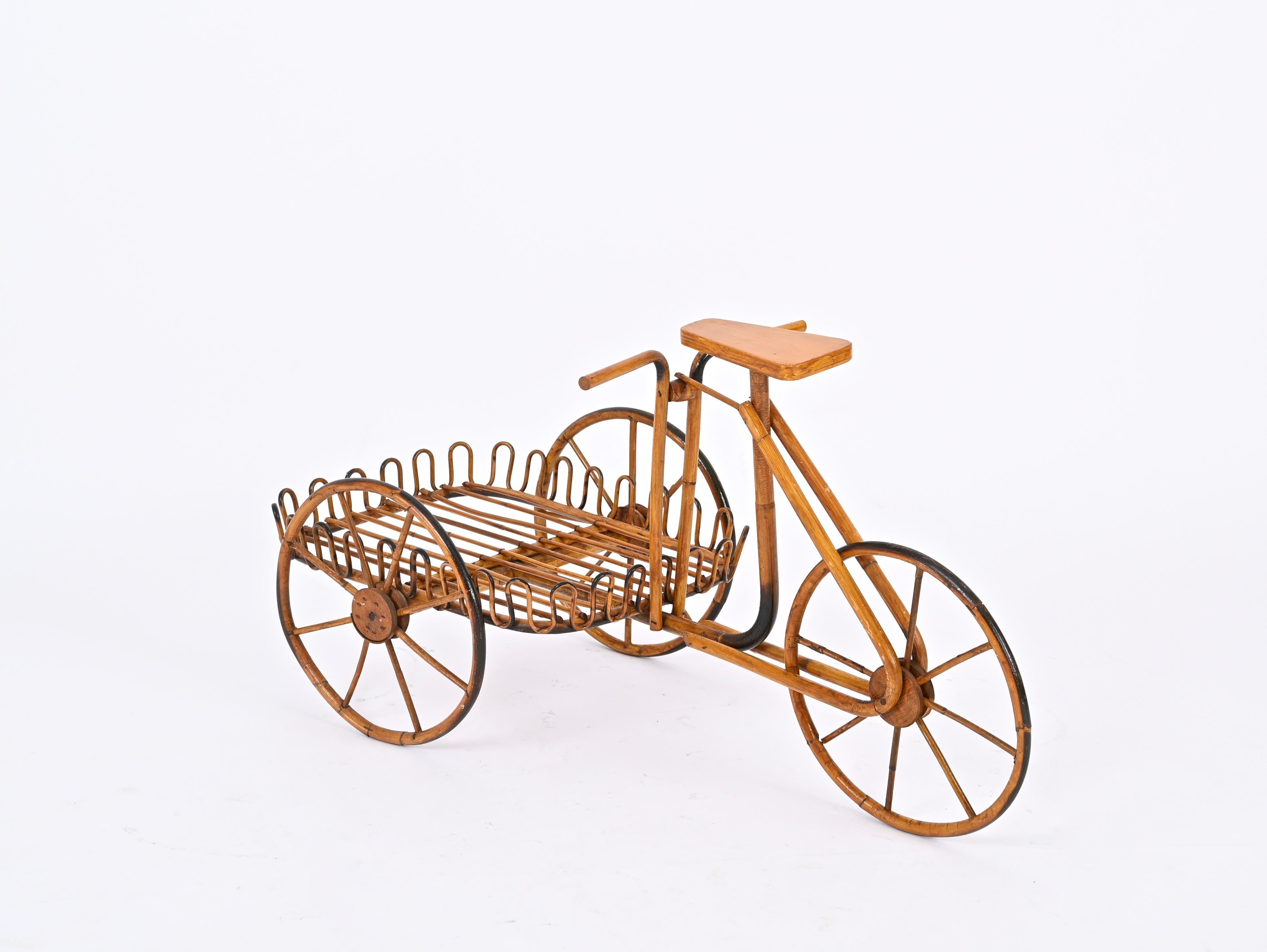 Mid-20th Century French Riviera Rattan Bicycle Shaped Magazine Rack or Plant Holder, Italy 1960s For Sale