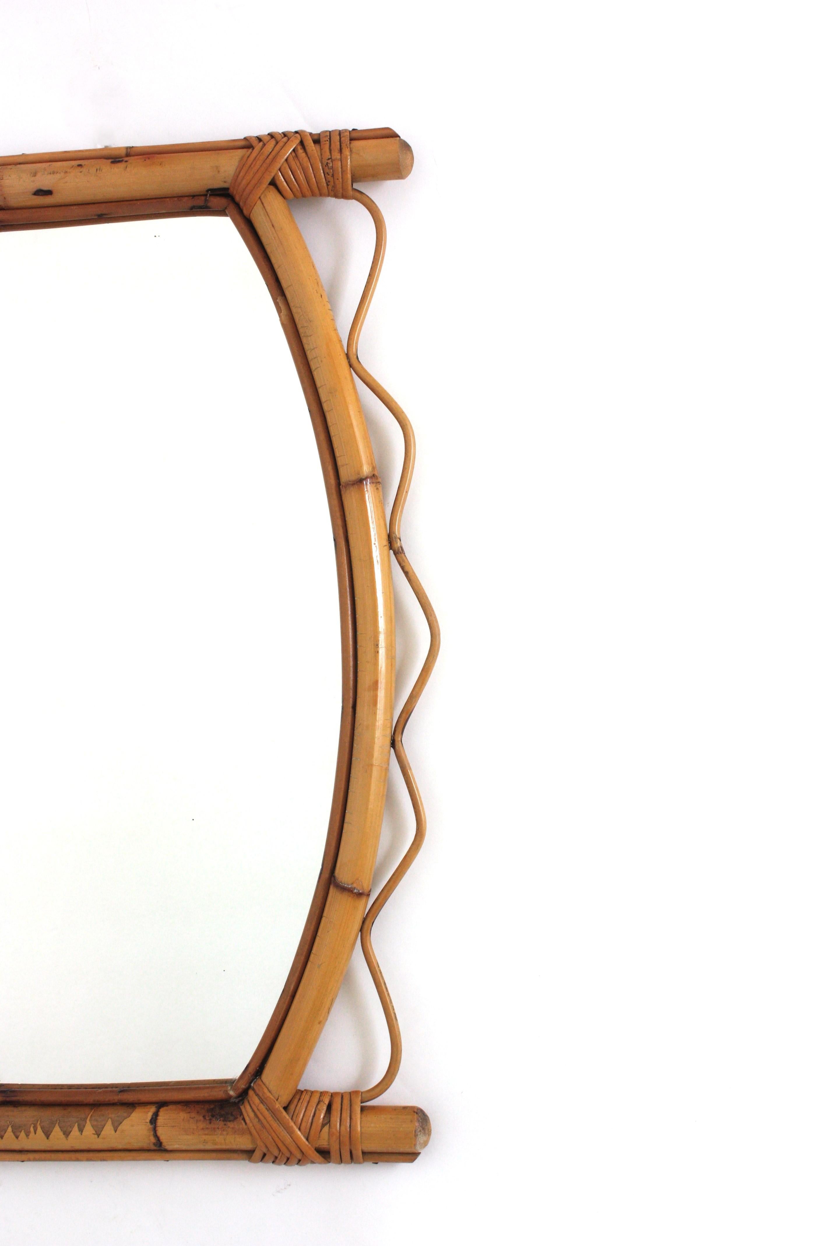 French Riviera Rattan Wall Mirror with Jagged Frame, 1950s In Good Condition For Sale In Barcelona, ES