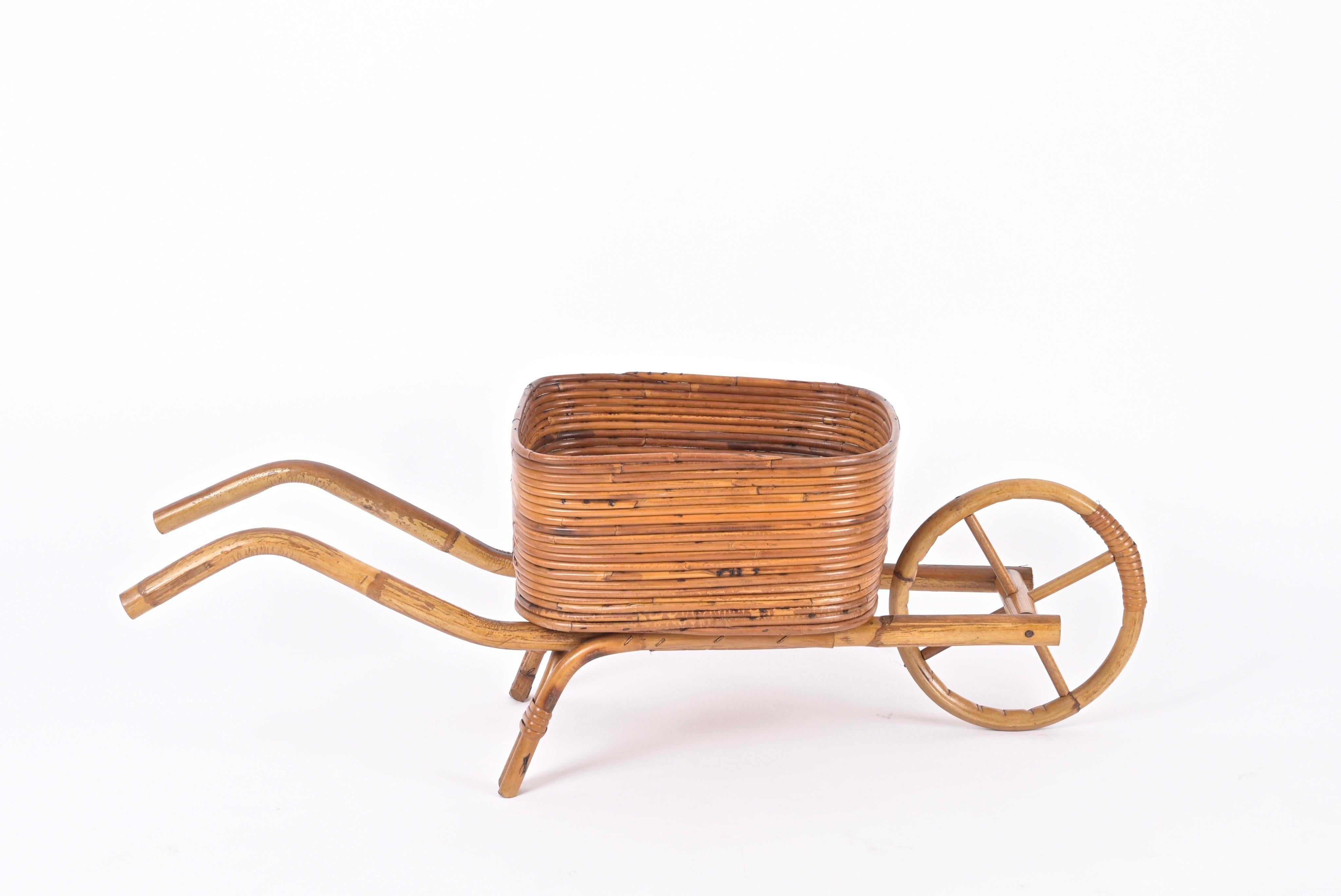 Revistero o Jardinera de Carretilla de Ratán de la Riviera Francesa, Italia Años 60 en Bueno estado para la venta en Roma, IT