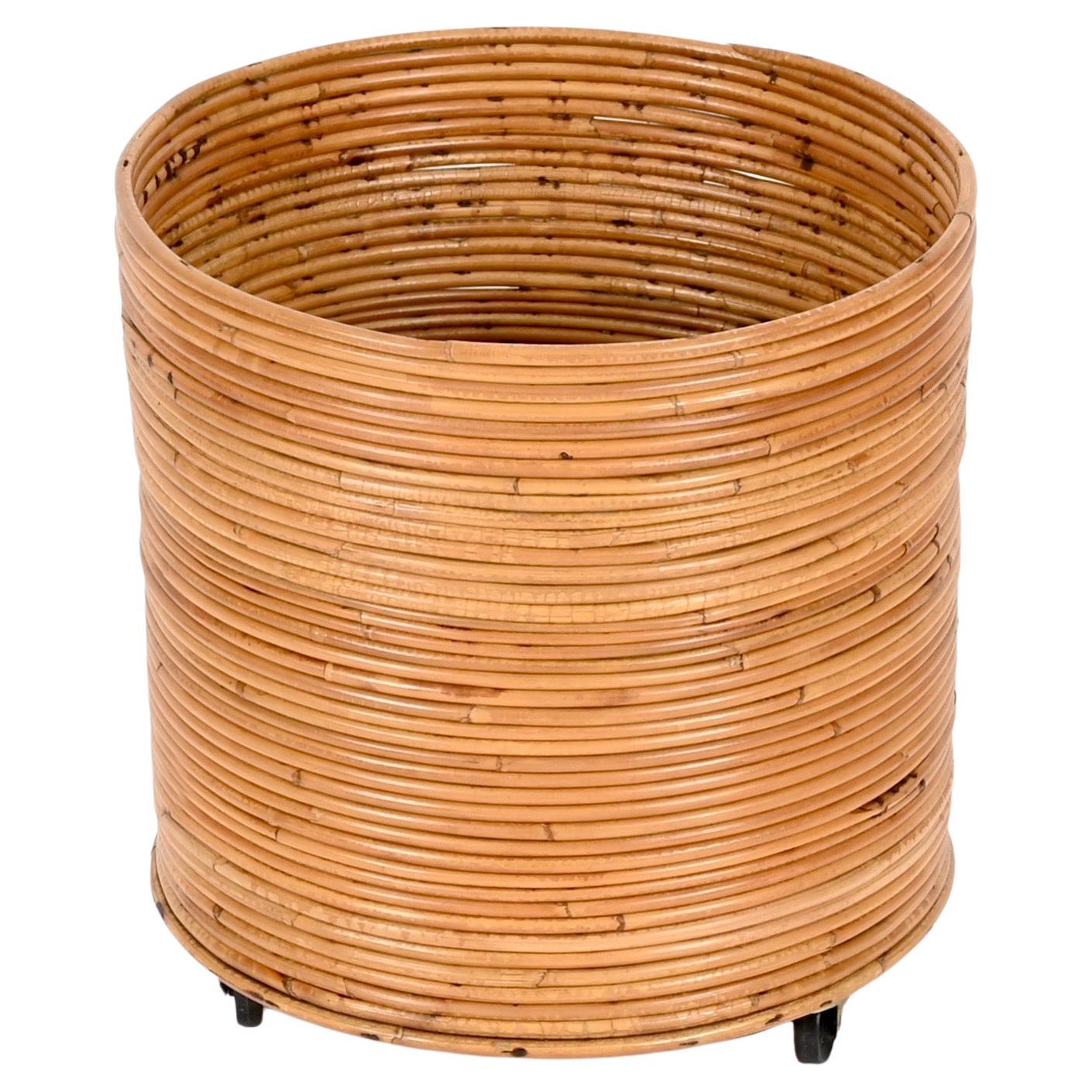 French Riviera Round Planter Stand on Wheels in Bamboo and Rattan, Italy, 1960s en venta