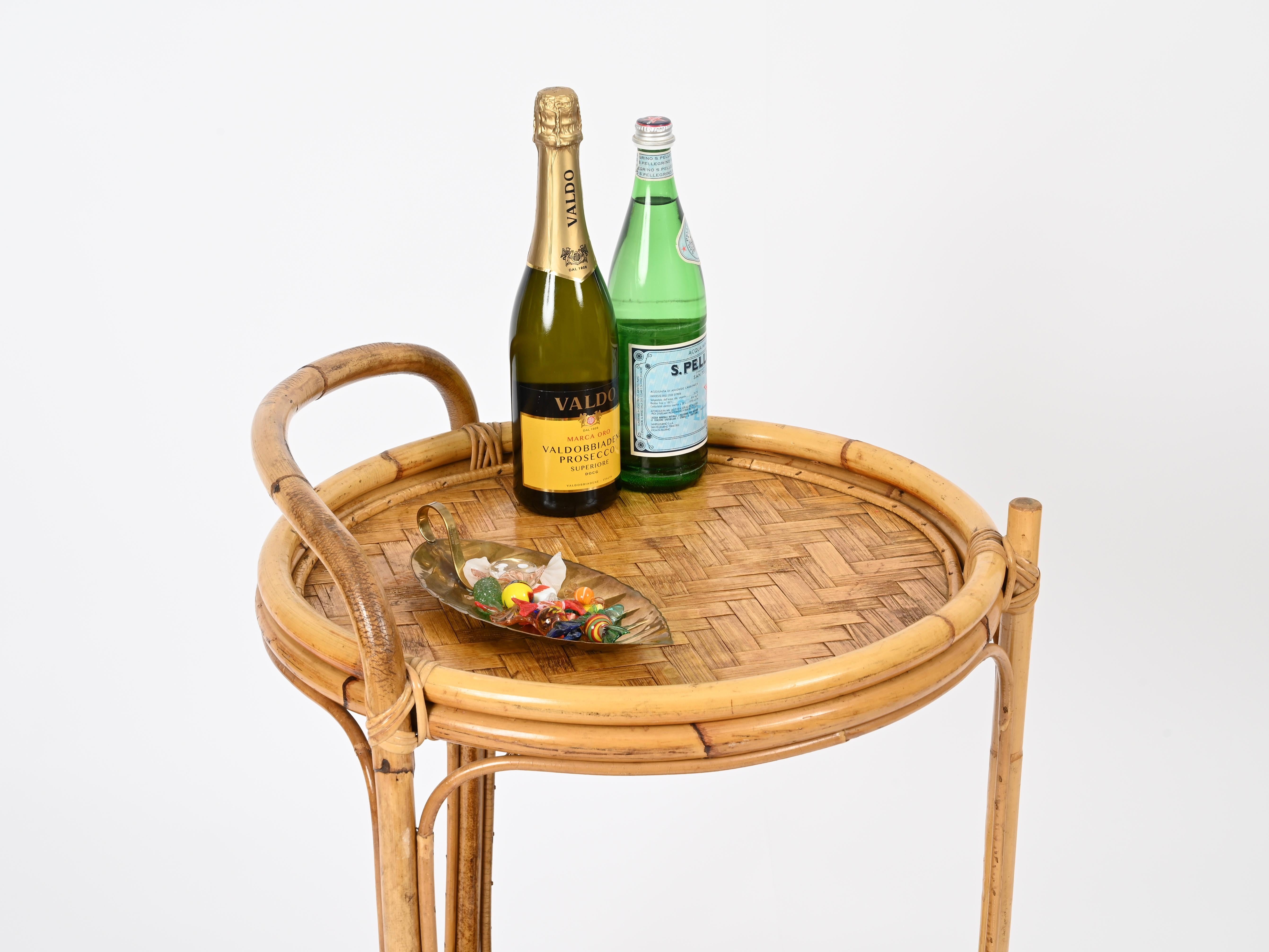 French Riviera Round Serving Bar Cart in Bamboo, Rattan and Wicker, Italy, 1960s en vente 6