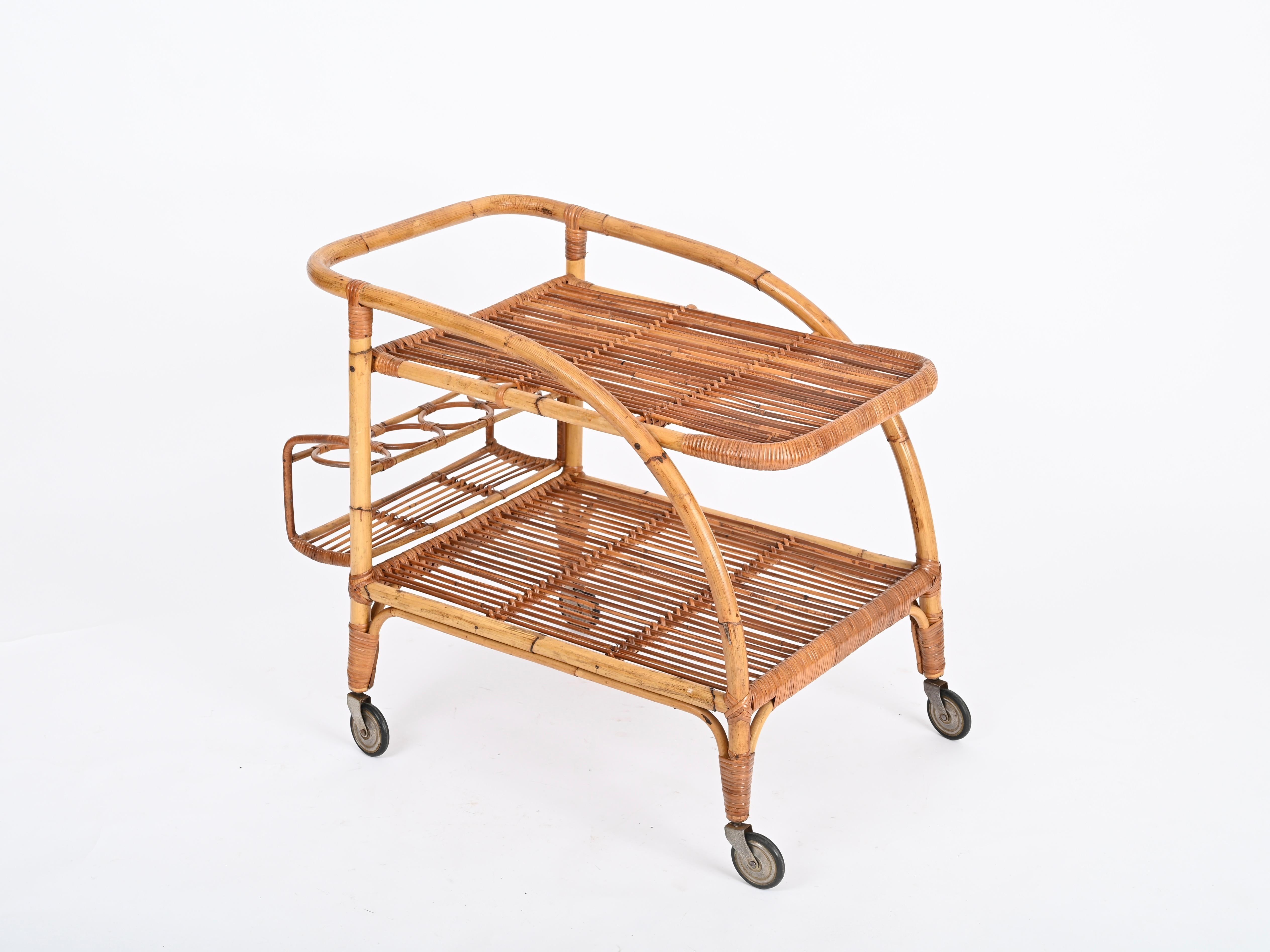Französischer Riviera-Servierbarwagen aus geschwungenem Bambus, Rattan und Korbweide, Italien 1960er Jahre im Angebot 6