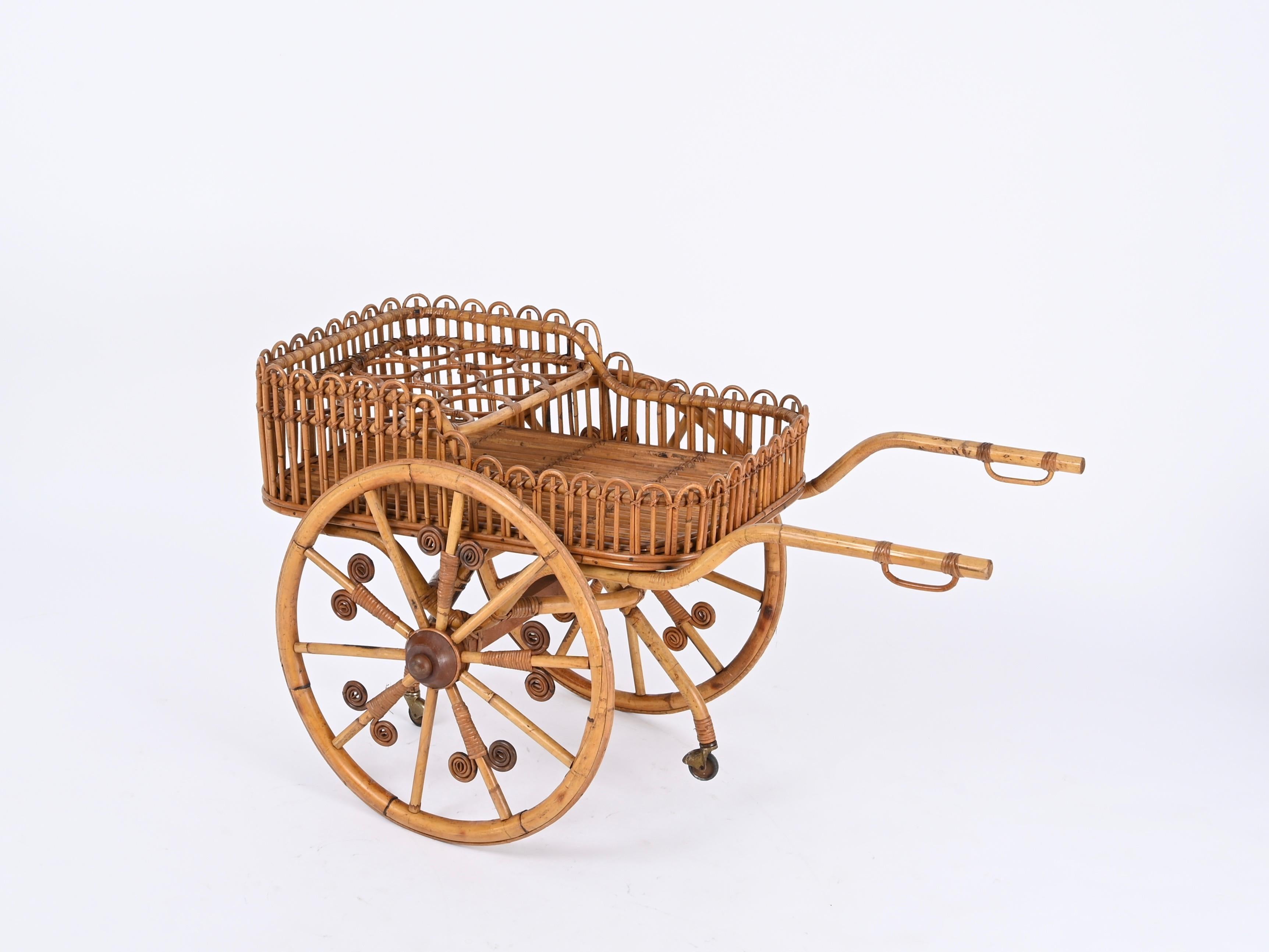 italien Chariot de bar de service de la Côte d'Azur en rotin, bambou et osier, Italie, années 1960 en vente