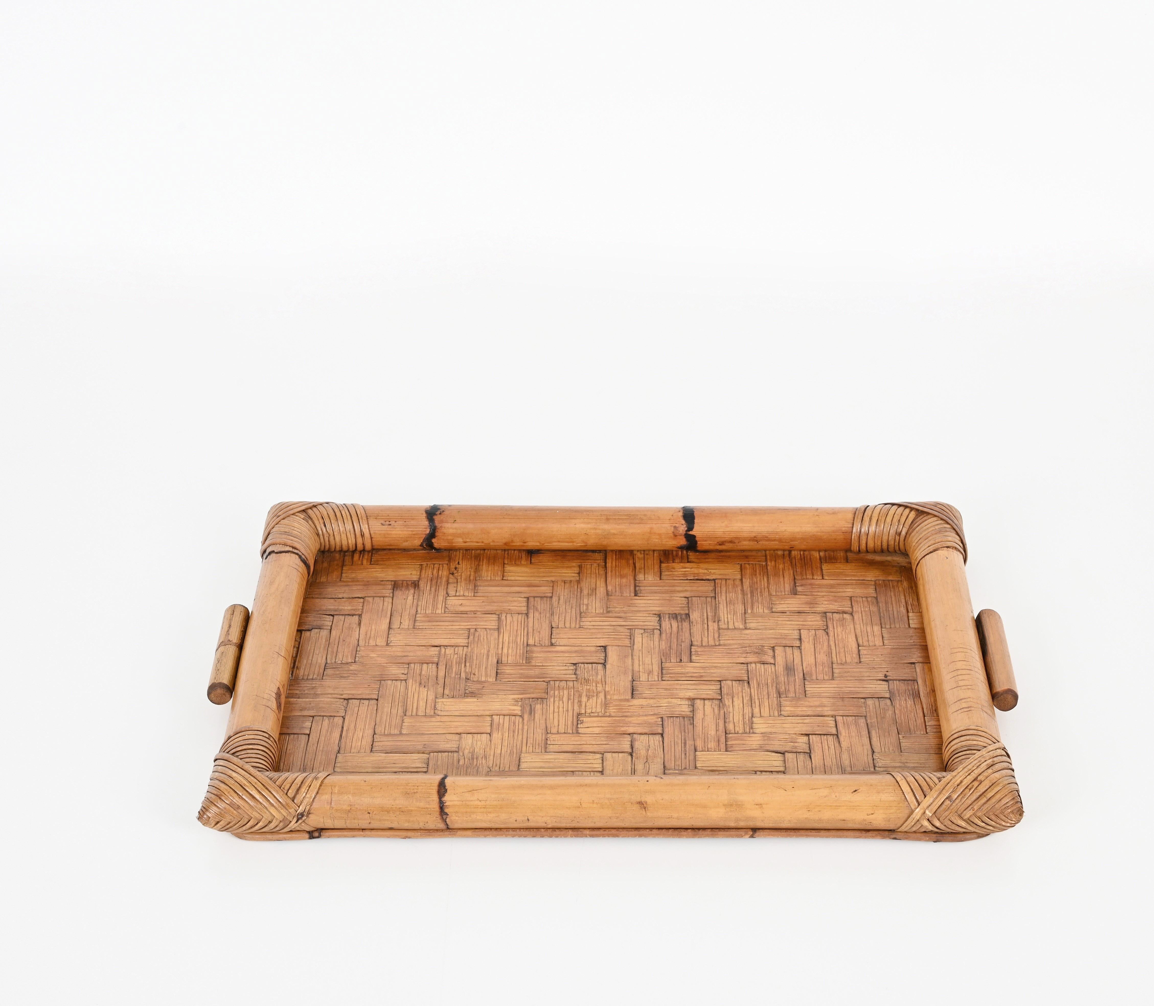 Mid-Century Modern French Riviera Serving Tray in Rattan and Hand-Woven Wicker, Italy 1970s For Sale
