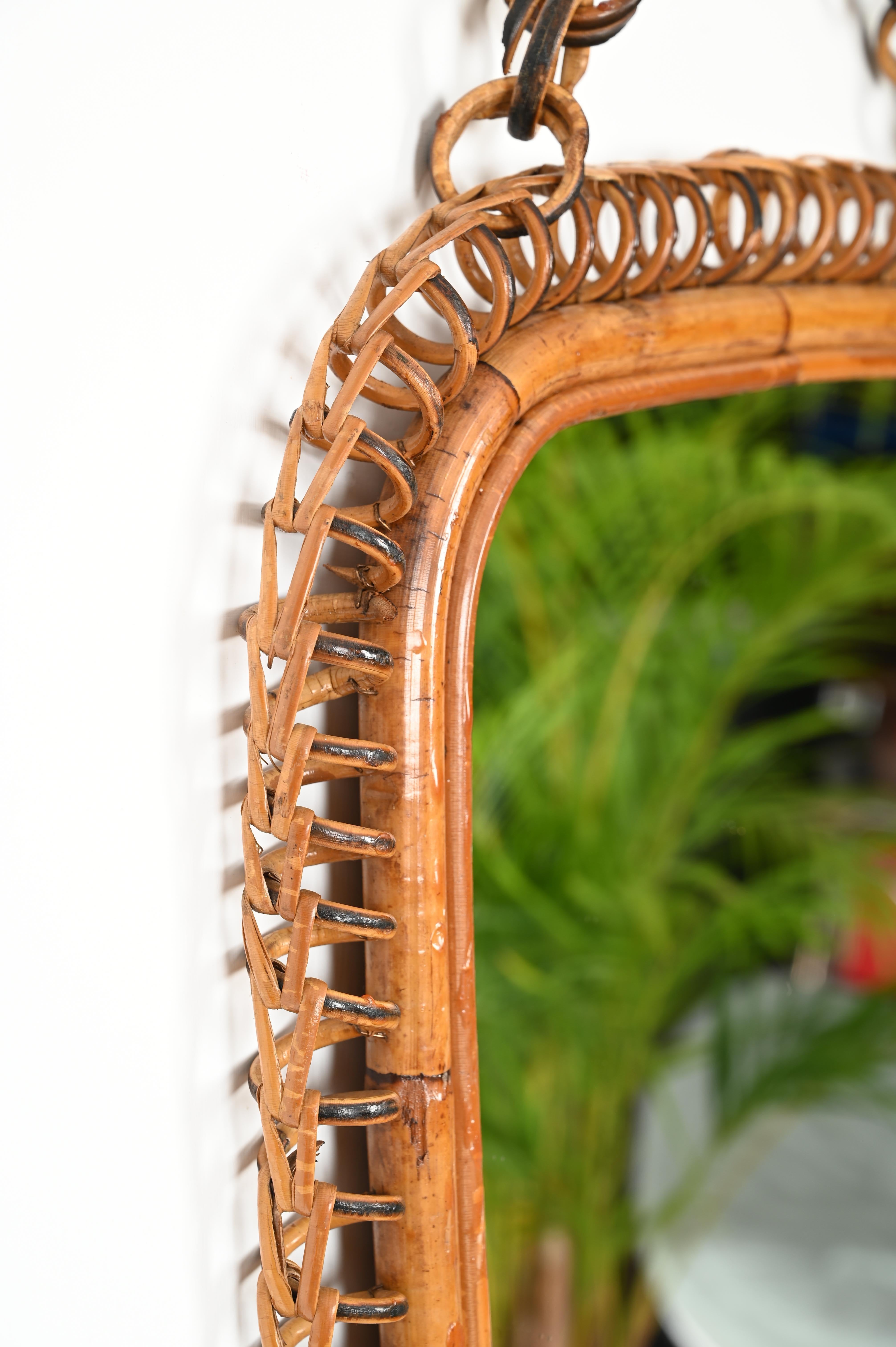 Fatto a mano Specchio quadrato French Riviera in rattan a spirale, vimini e bambù, Italia 1960 in vendita