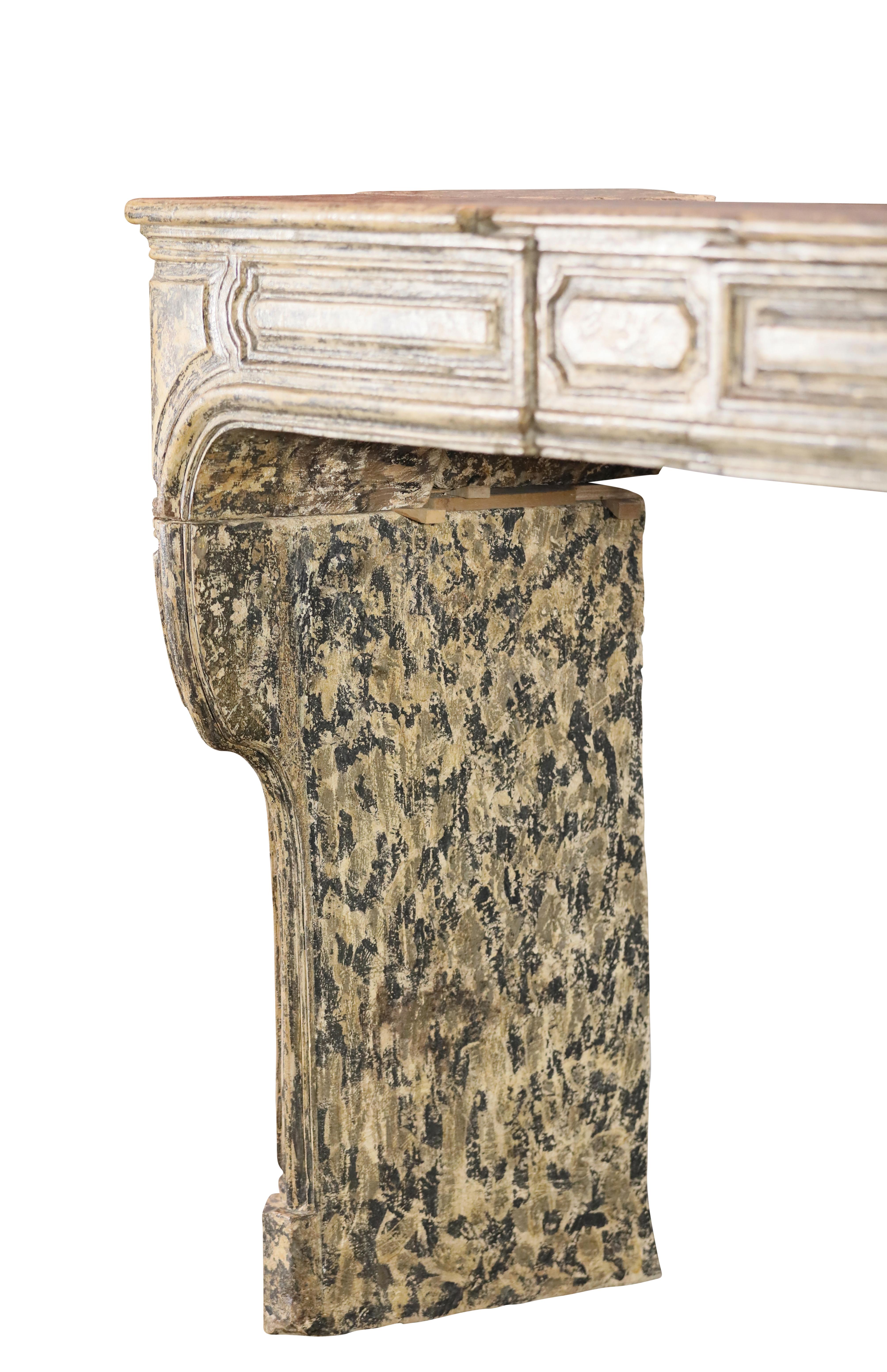 Kaminsims aus Kalkstein im französischen Riviera-Stil mit Patina im Angebot 6