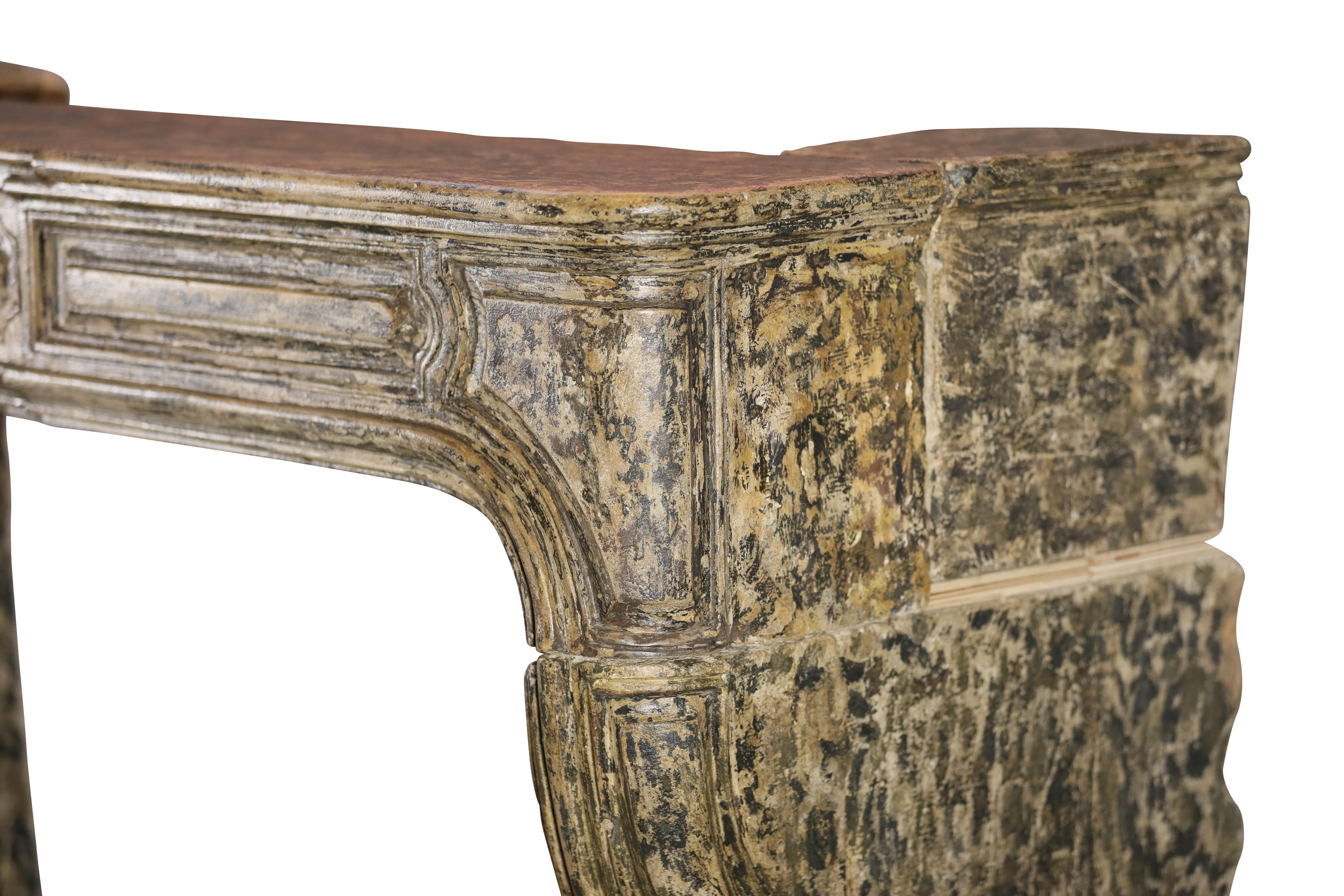Kaminsims aus Kalkstein im französischen Riviera-Stil mit Patina im Angebot 8