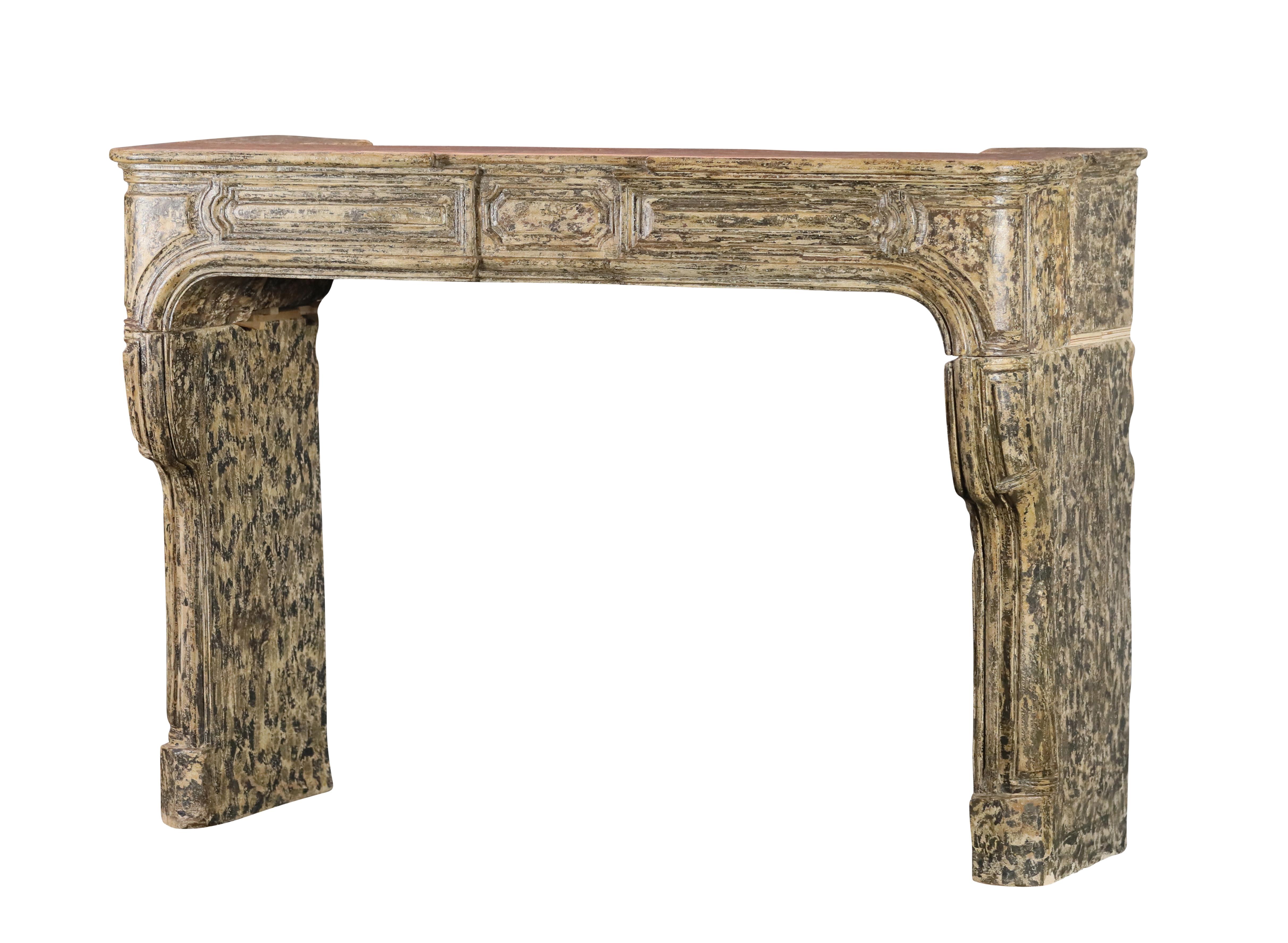 Kaminsims aus Kalkstein im französischen Riviera-Stil mit Patina im Angebot 9