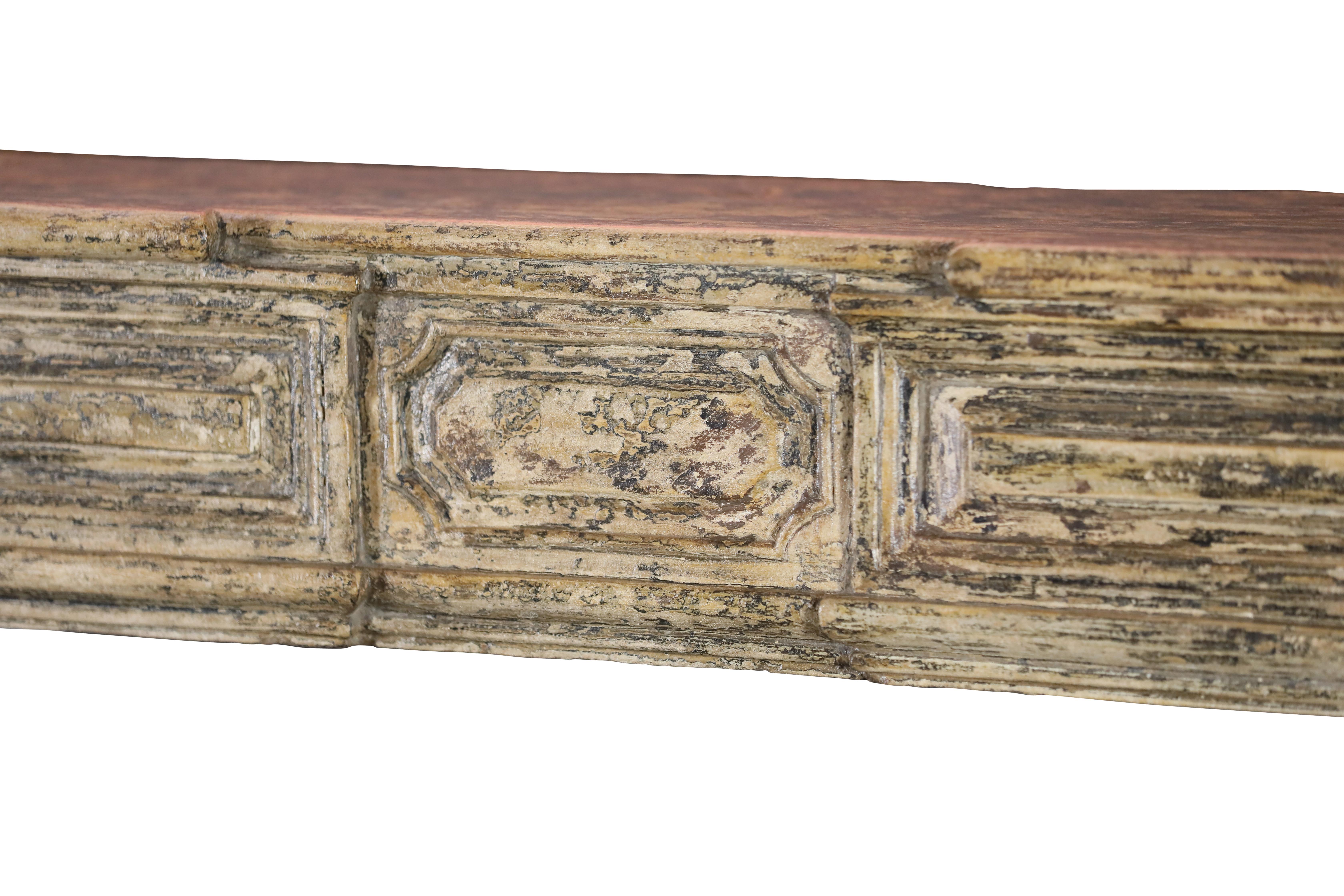 Kaminsims aus Kalkstein im französischen Riviera-Stil mit Patina im Angebot 2
