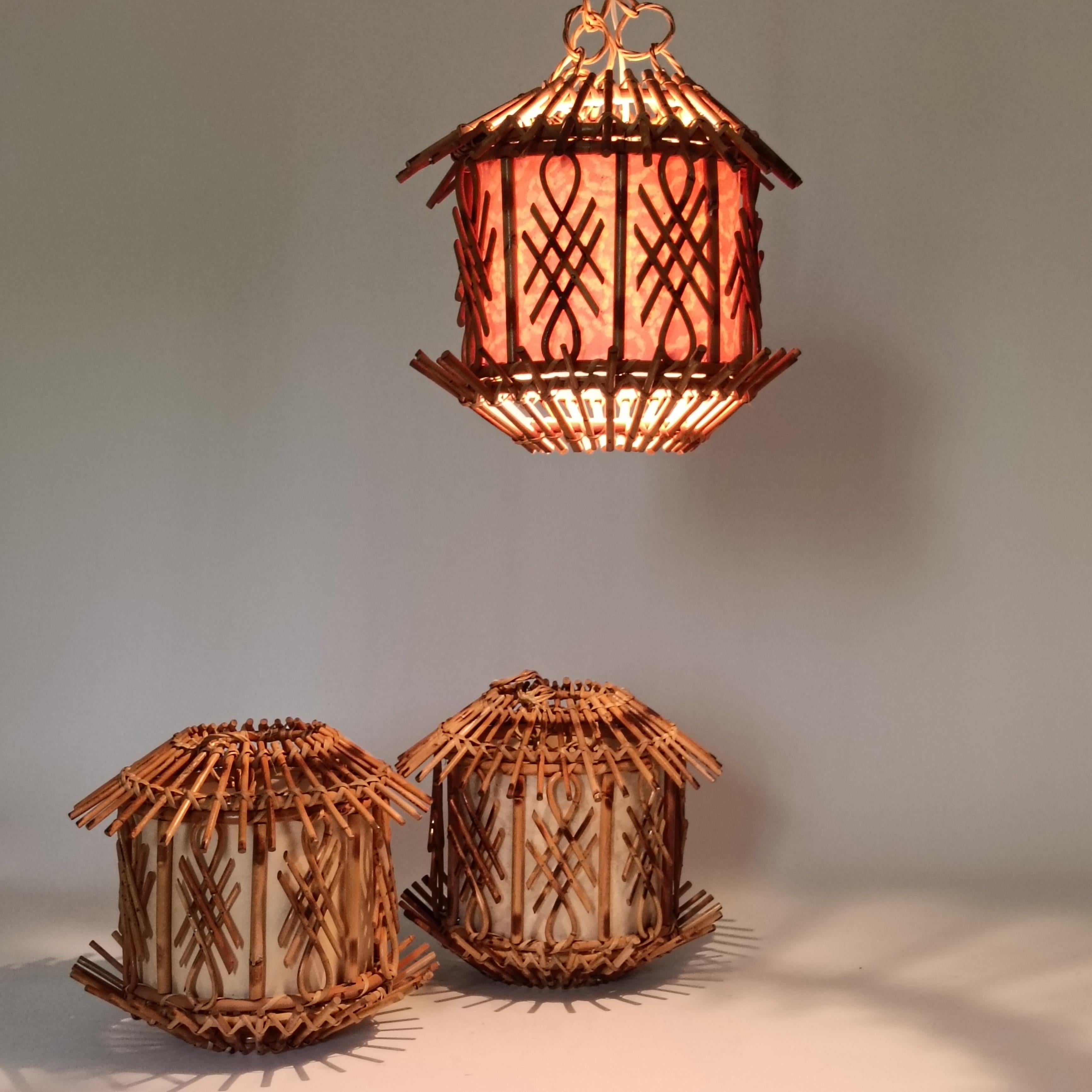 Milieu du XXe siècle Lampes suspendues de style Riviera française par Louis Sognot, Italie, années 1960 en vente
