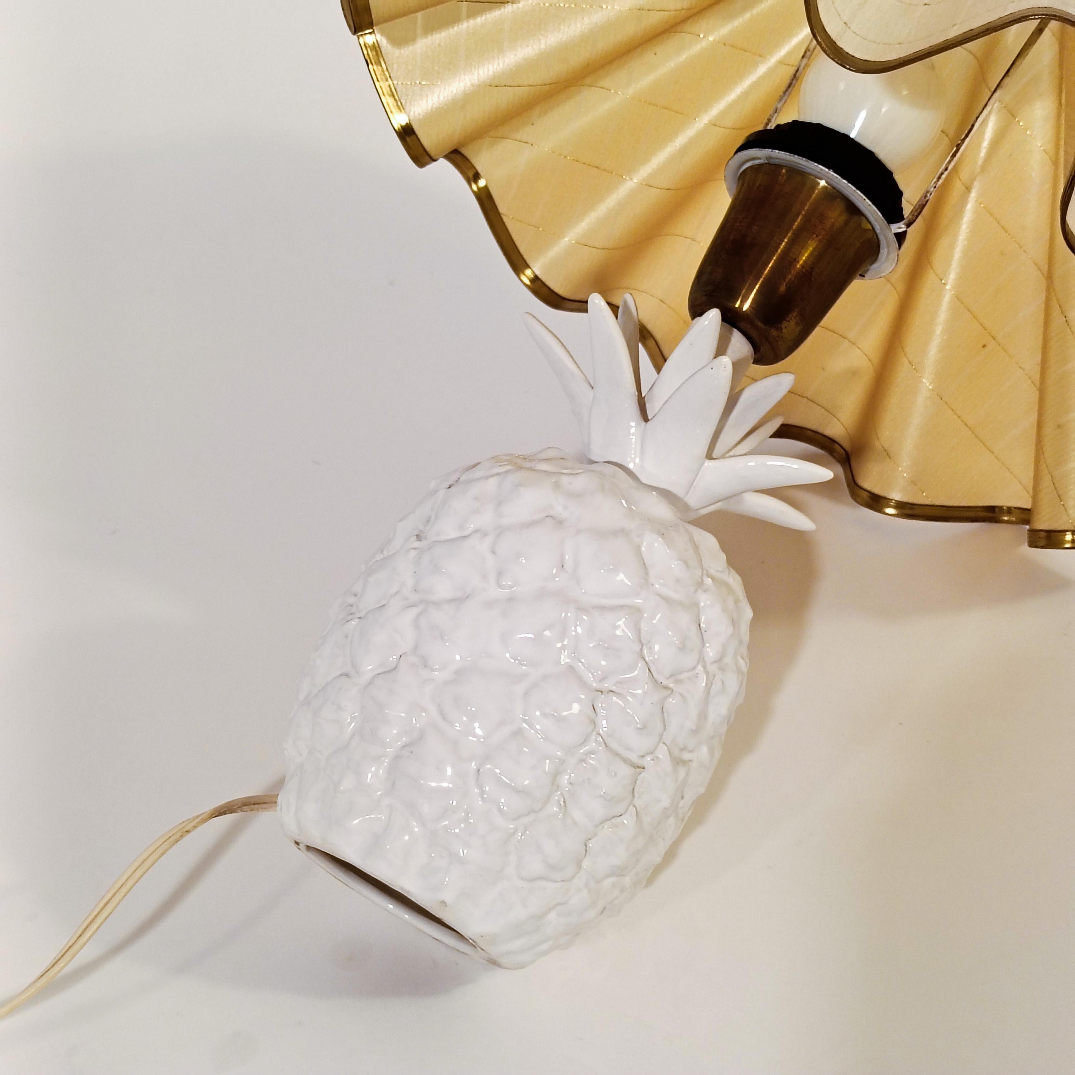 Stile Costa Azzurra. Lampada da tavolo in ceramica ananas di Bassano, Italia, anni '80 in vendita 4