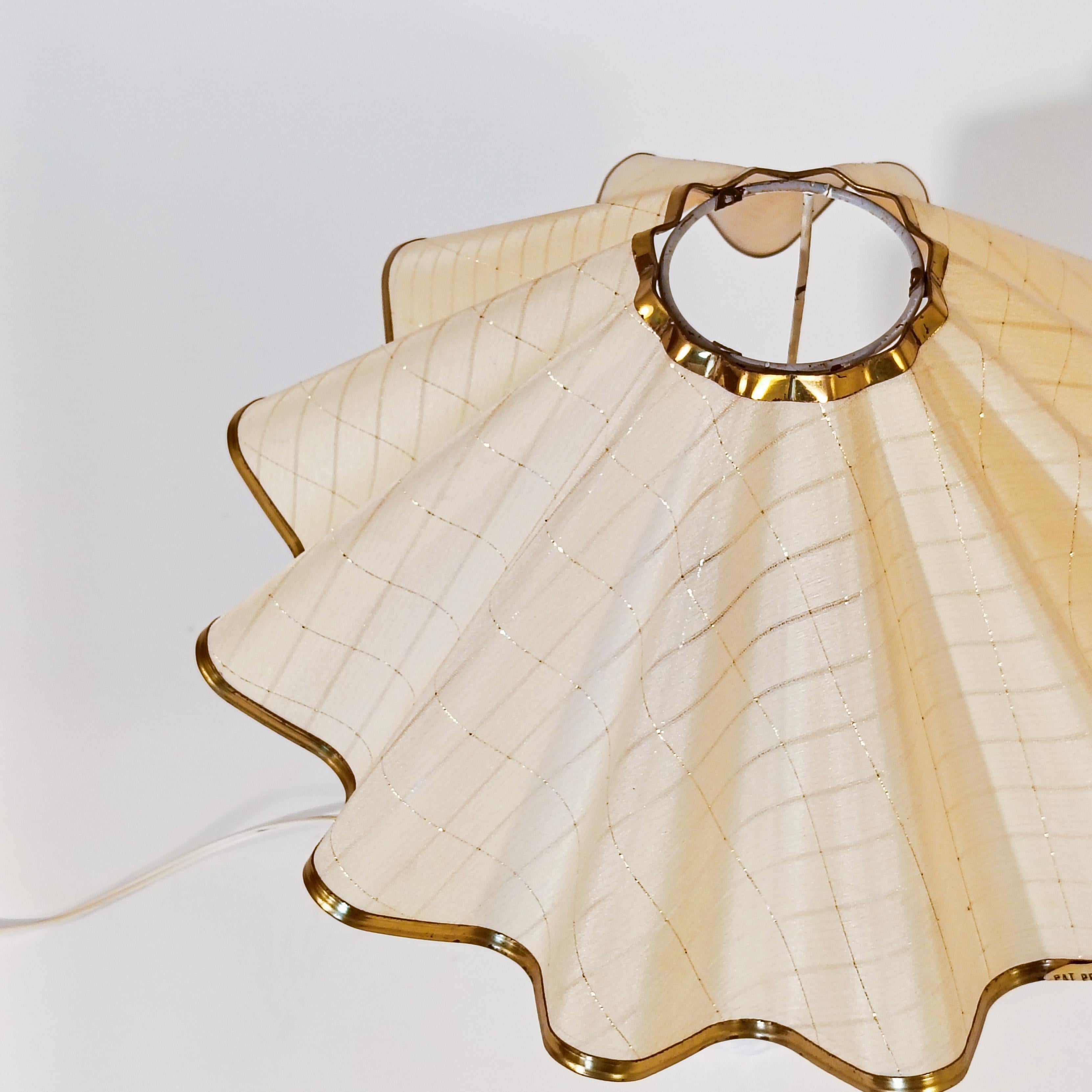 Stile Costa Azzurra. Lampada da tavolo in ceramica ananas di Bassano, Italia, anni '80 in vendita 1