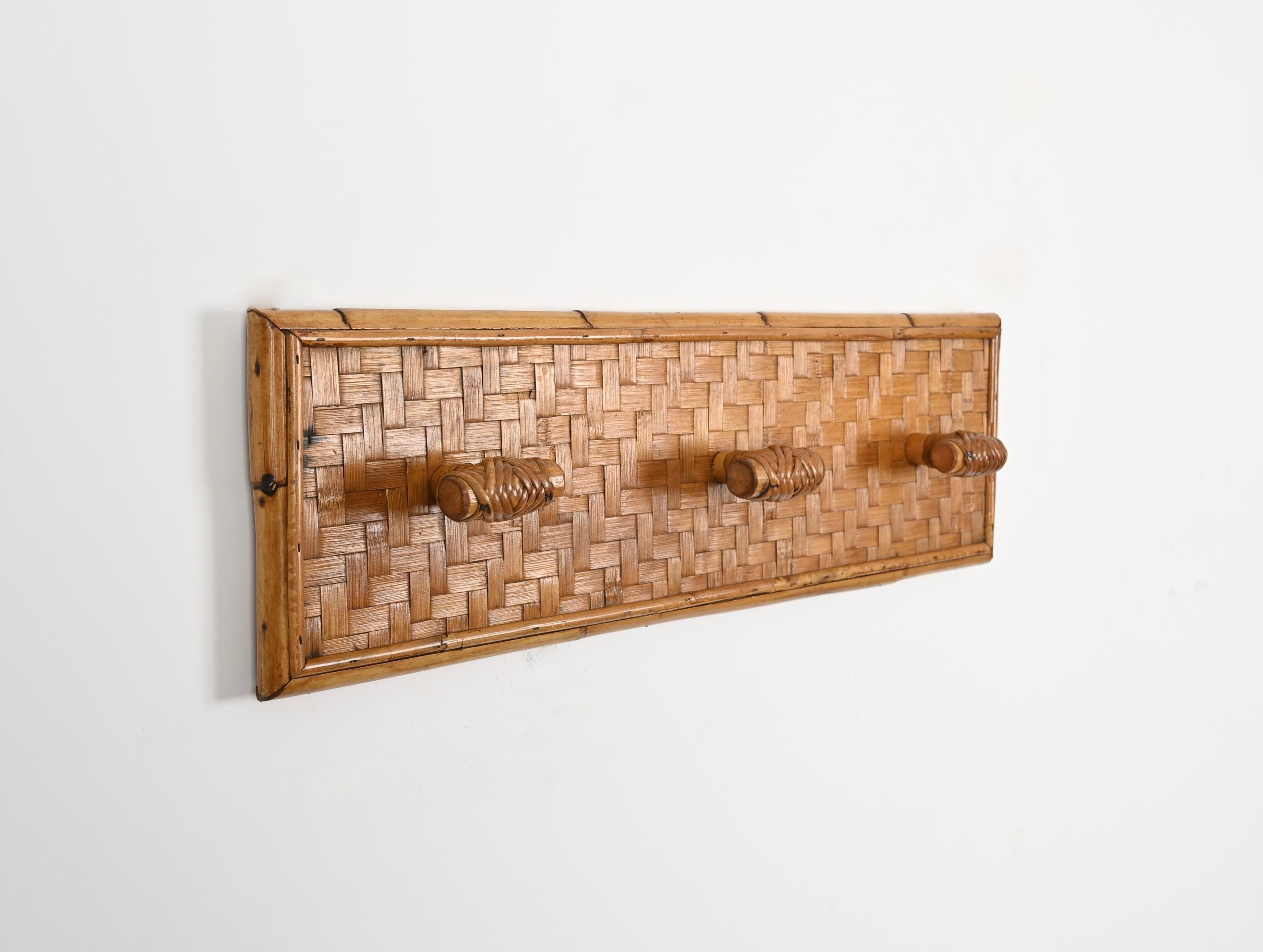 Mid-Century Modern French Riviera Three Hook Coat Rack in Wicker, Rattan and Bamboo, Italy 1960s For Sale