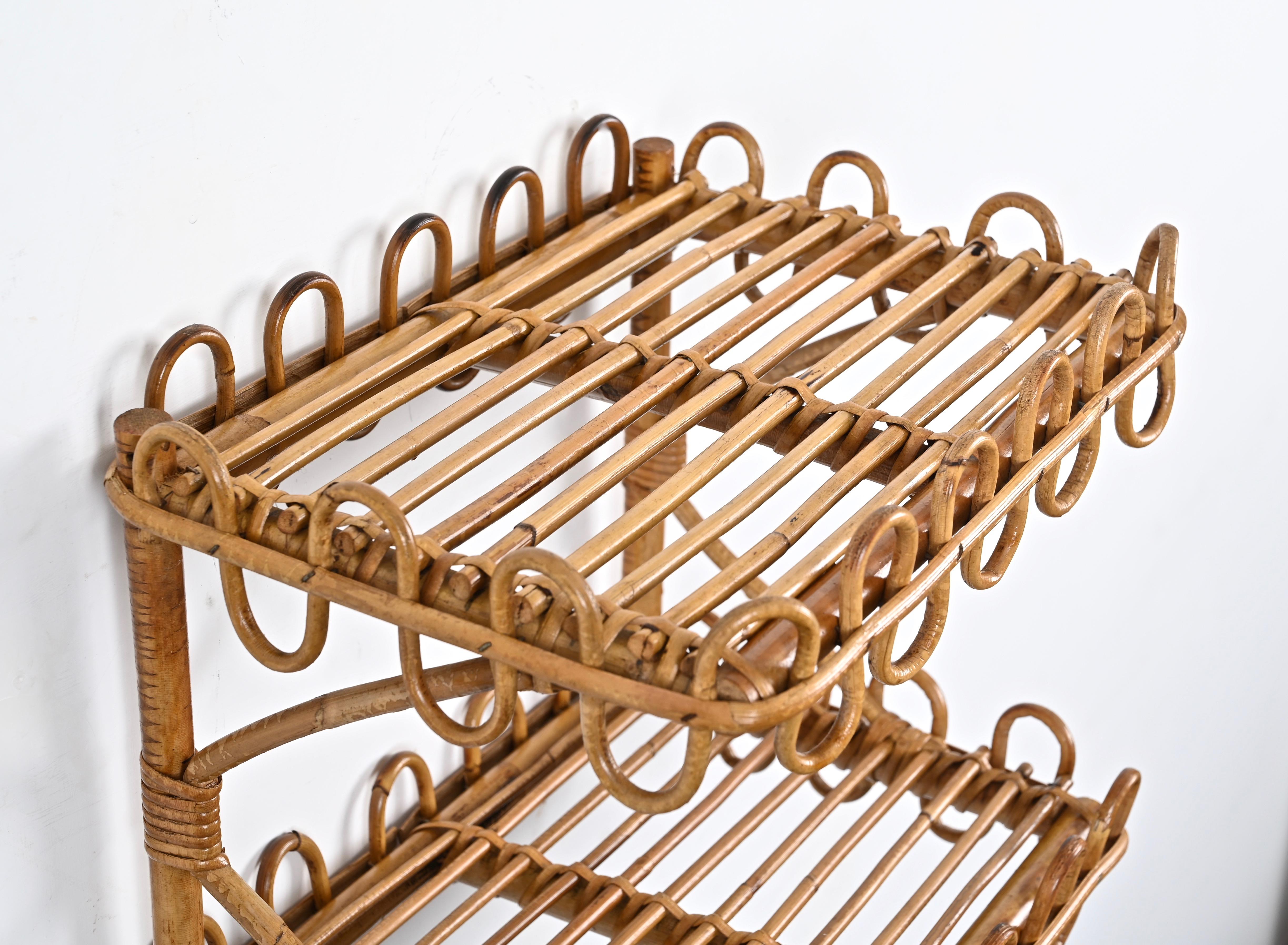 French Riviera Two-Tier Wall Shelf in Rattan, Wicker and Bamboo, Italy 1970s In Good Condition In Roma, IT