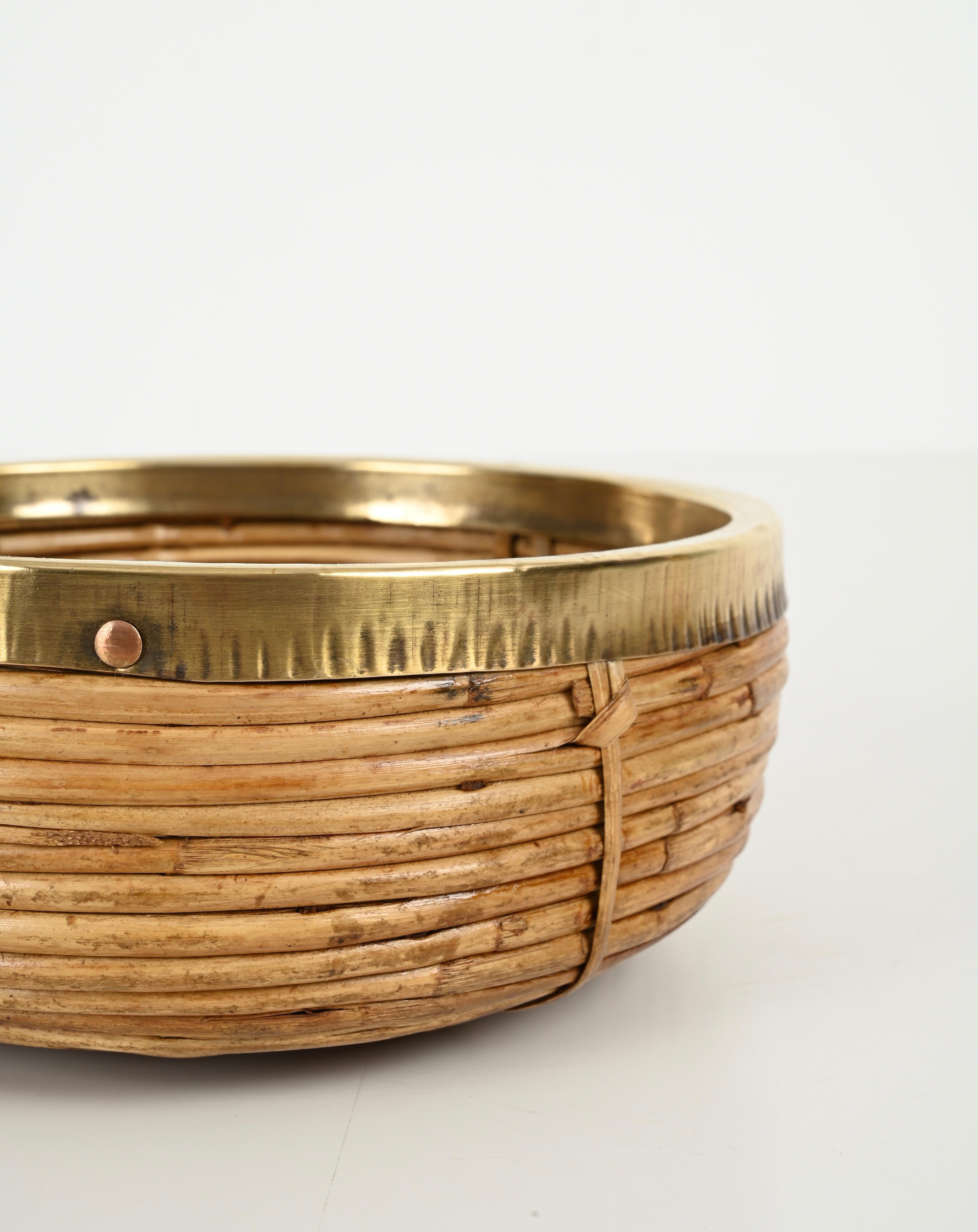 French Riviera Vide-Poche or Bowl in Rattan, Brass and Wicker, Italy 1970s In Good Condition For Sale In Roma, IT