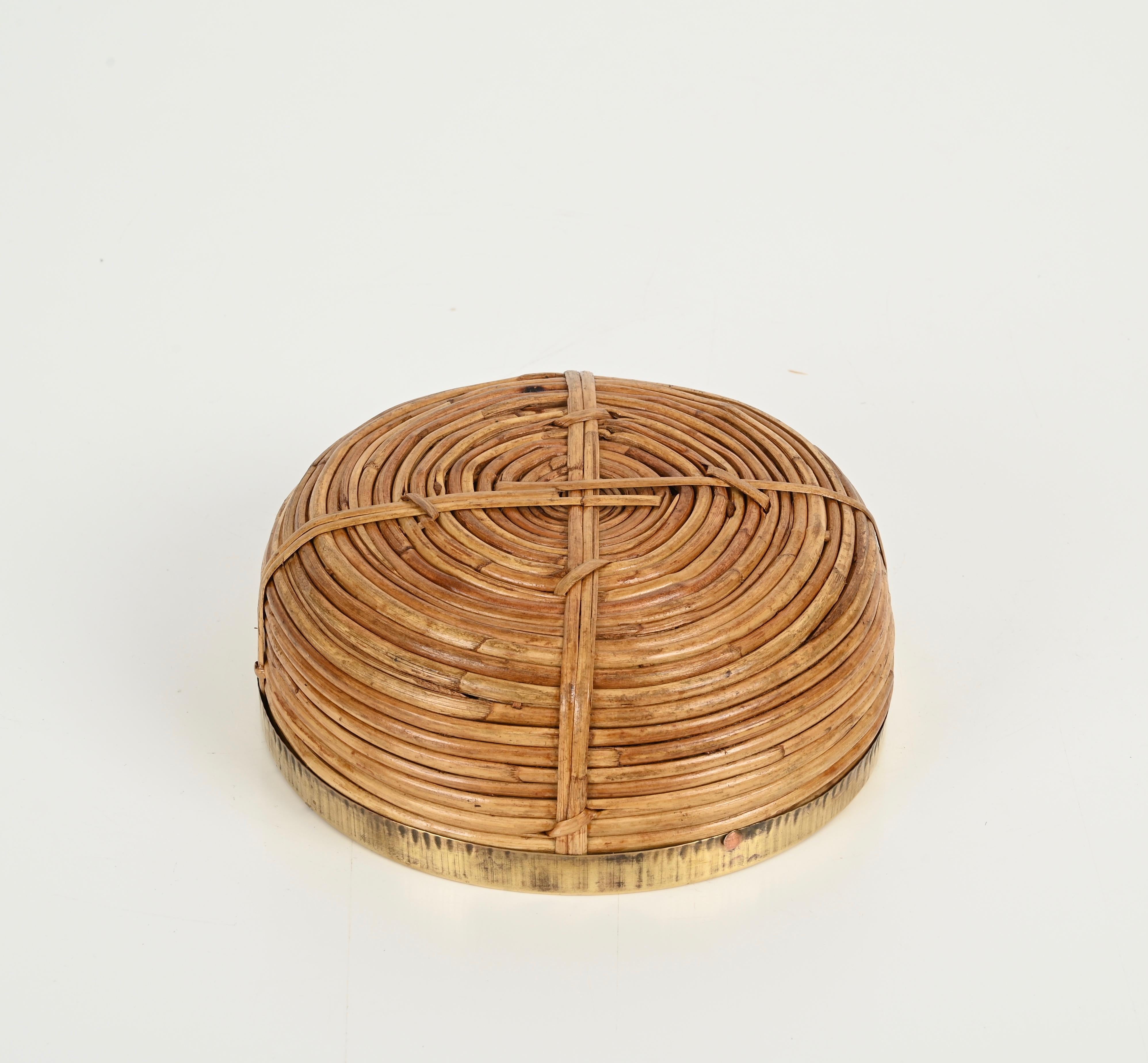 20th Century French Riviera Vide-Poche or Bowl in Rattan, Brass and Wicker, Italy 1970s For Sale
