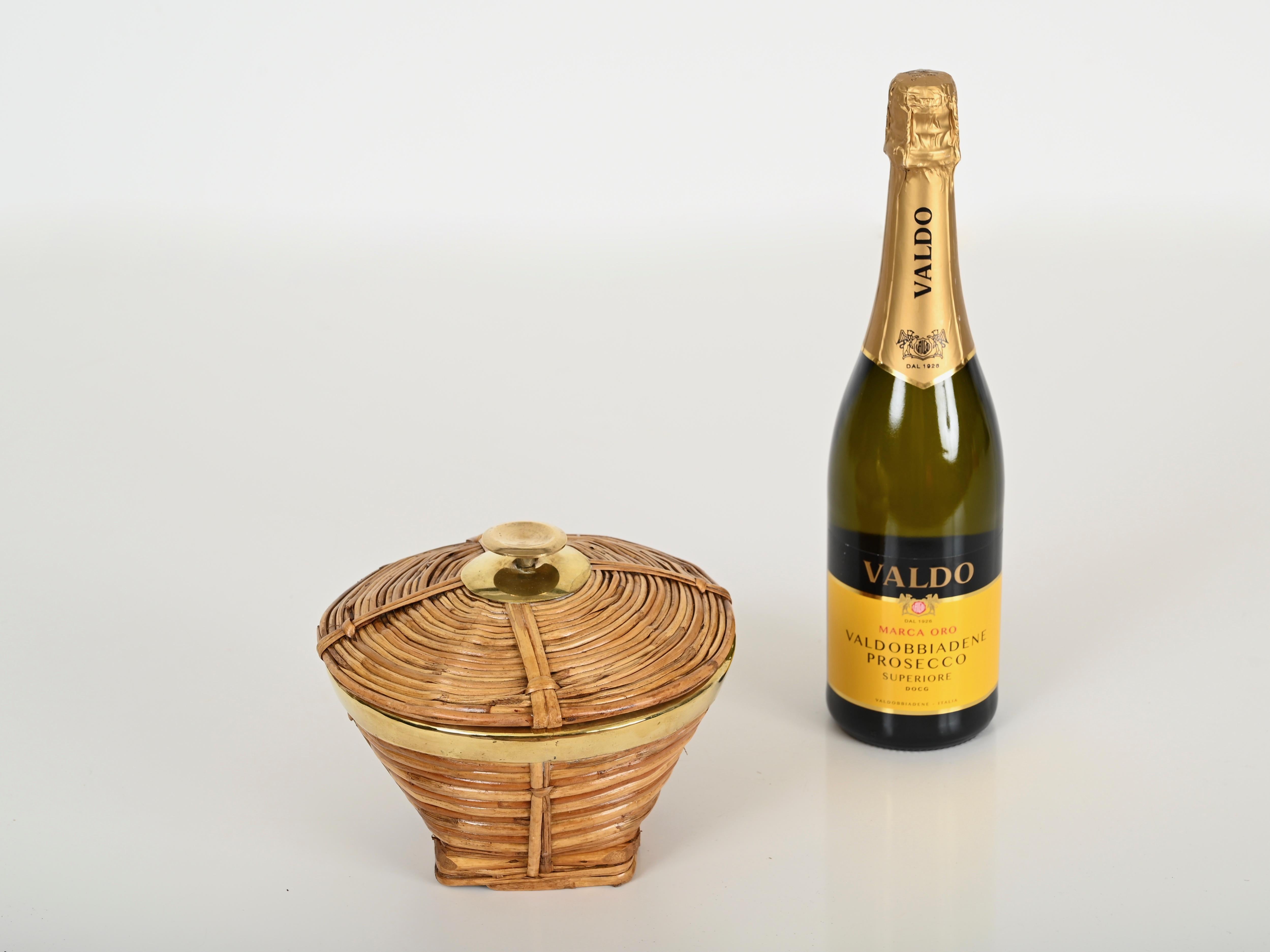 Mid-Century Modern French Riviera Vide-Poche or Jewelry Box in Rattan and Brass, Crespi, Italy 1970 For Sale