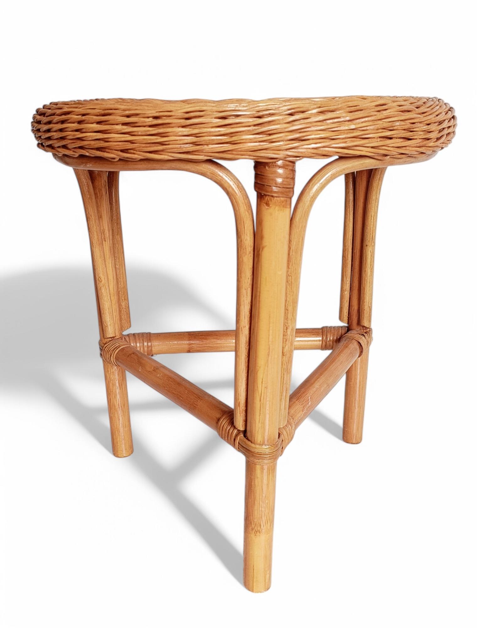 Table d'appoint French Riviera en osier et bambou, France, années 1960 en vente 2