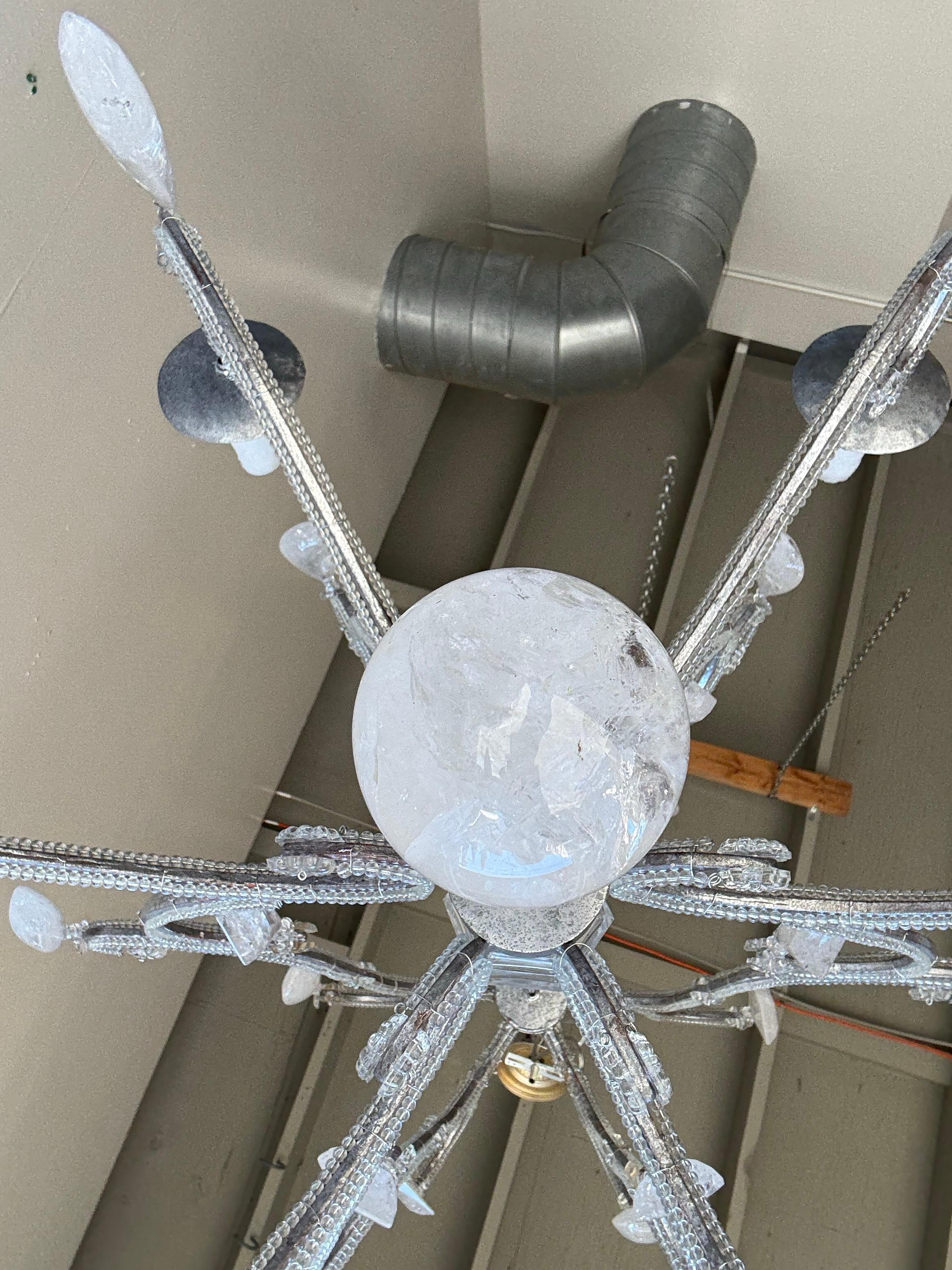 Foglia d’argento Lampadario francese in cristallo di rocca A. Silver in vendita