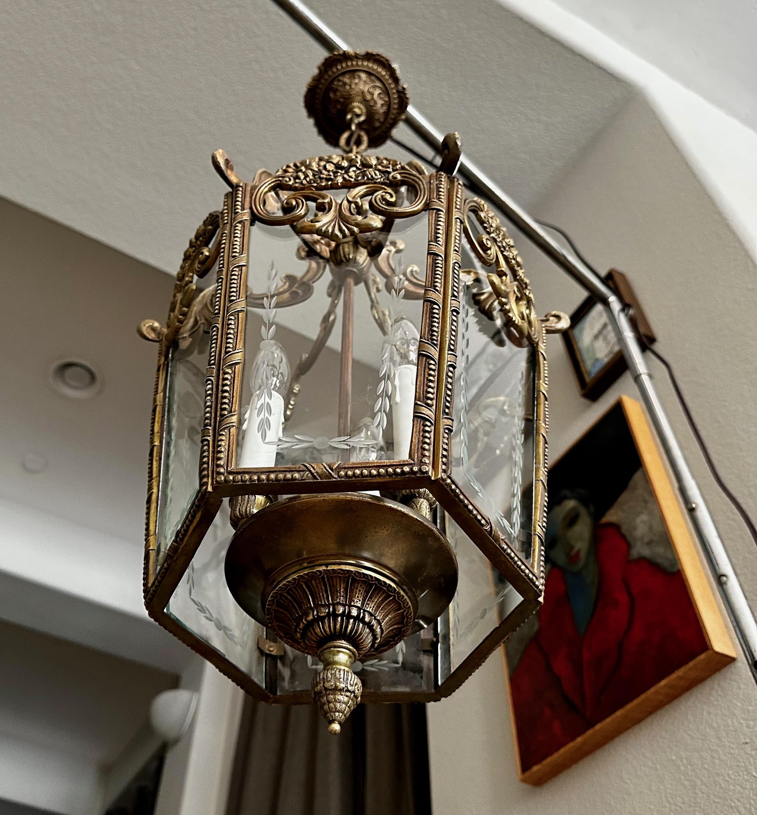 Französisch Rokoko Messing geätzten Glas Laterne Hall Light (Metall) im Angebot