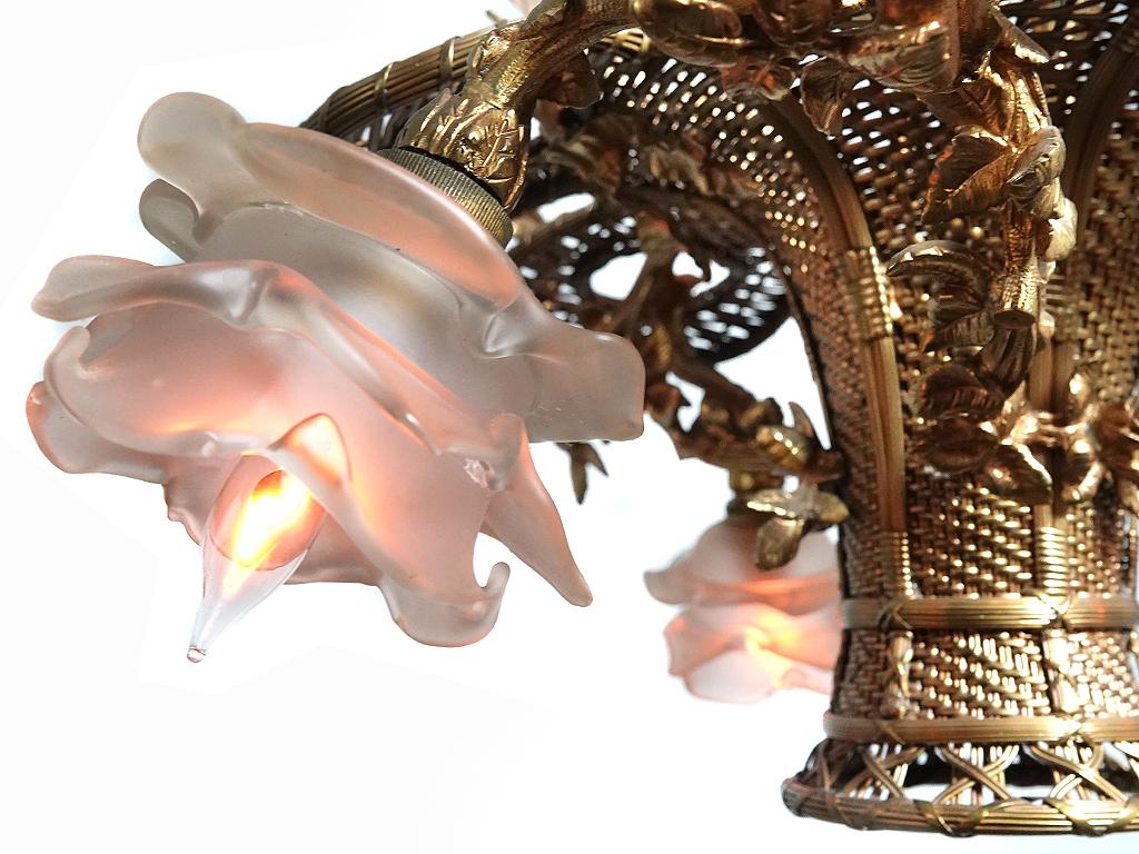 French Rococo Bronze Guilt 1800s 8 Light Chandelier In Good Condition In Peekskill, NY