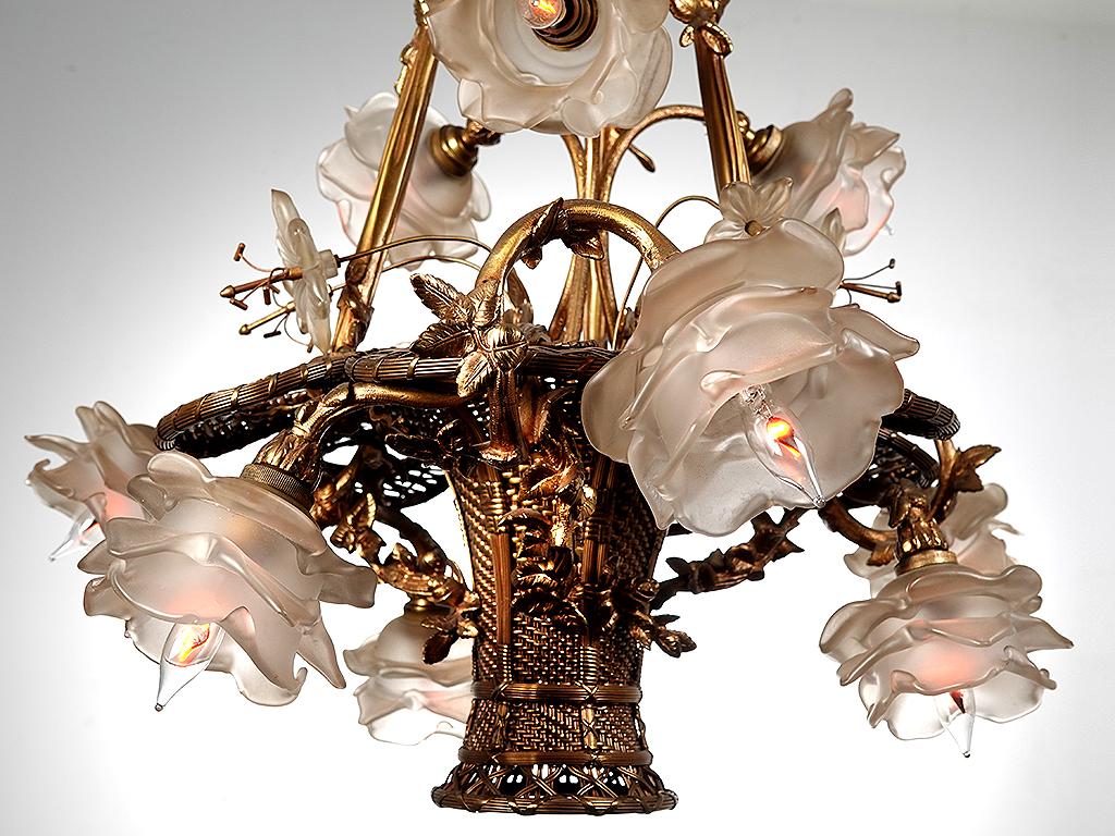 19th Century French Rococo Bronze Guilt 1800s 8 Light Chandelier
