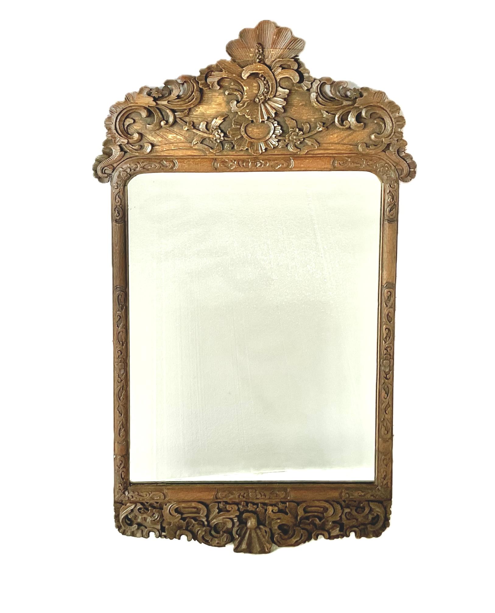 Specchio in rovere intagliato French Rococo in vendita 4