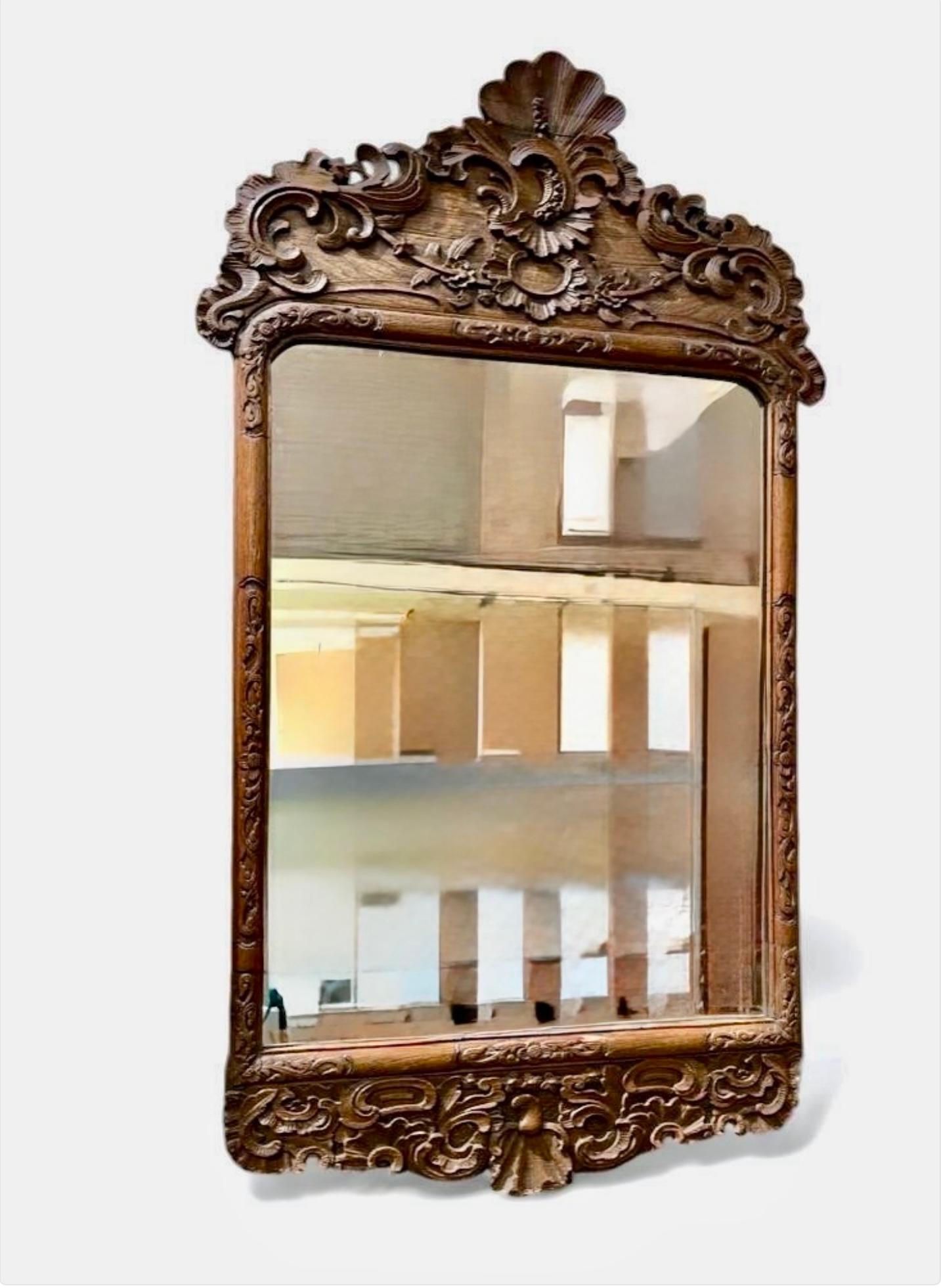 Fino al XVIII secolo Specchio in rovere intagliato French Rococo in vendita