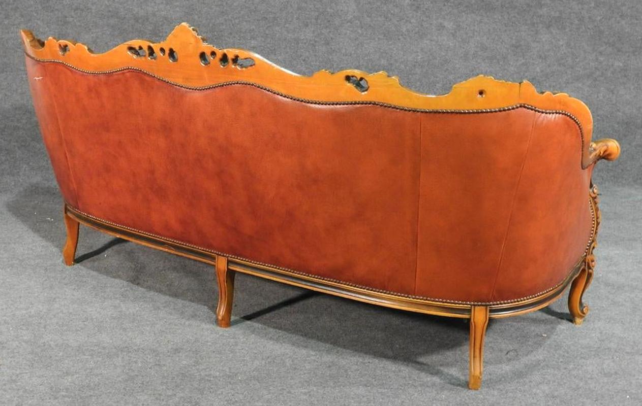 French Rococo Carved Walnut Louis XV Style Tufted Sofa Couch, circa 1940 In Good Condition In Swedesboro, NJ