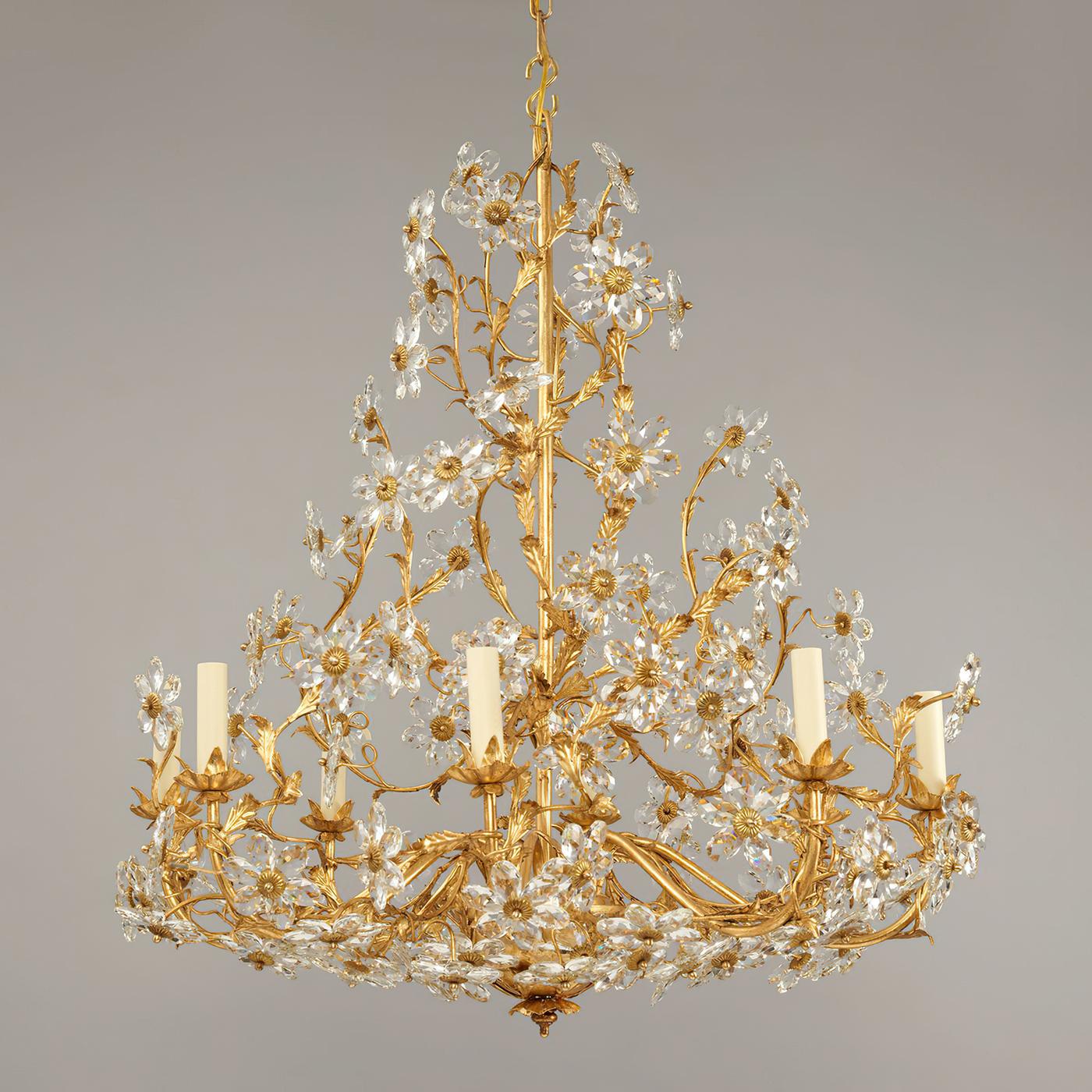 Le contraste saisissant des marguerites en verre et de la finition dorée crée une sensation et une texture organiques. Fabriqué à partir d'un cadre en acier peint, avec une finition dorée patinée.

Dimensions : 29
