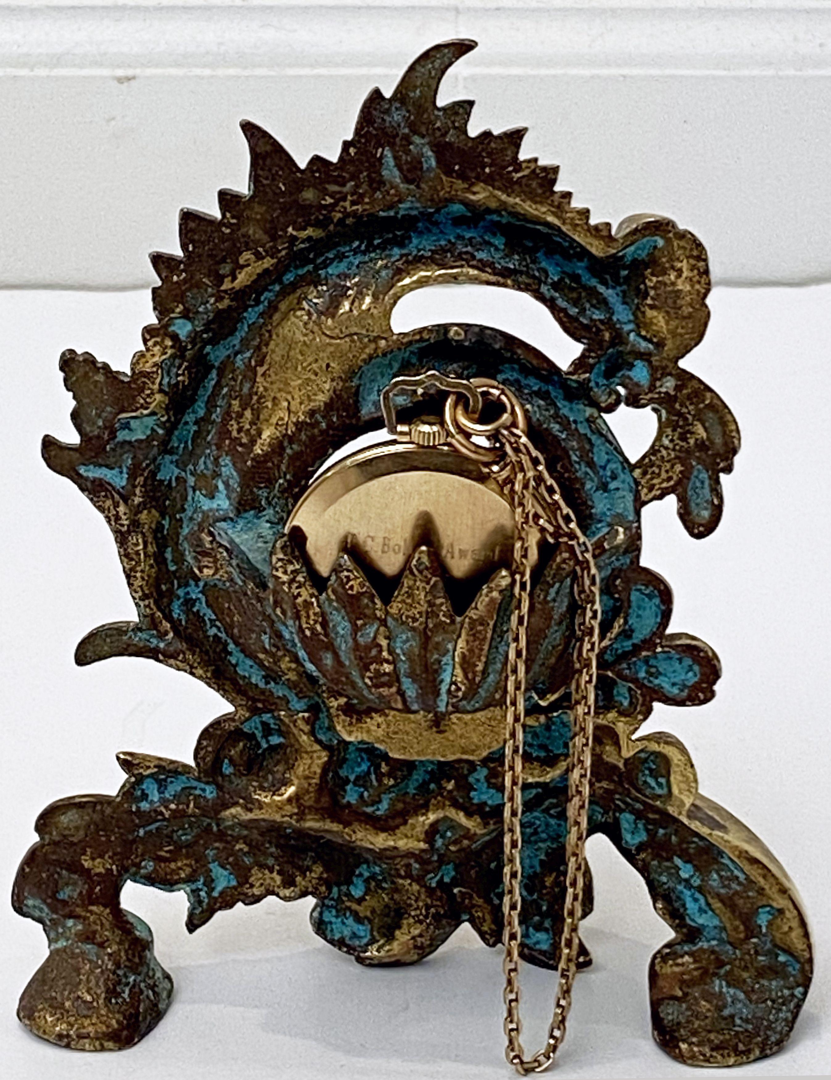 Taschenuhrhalter oder Vitrine aus vergoldeter Bronze im Rokoko-Stil im Angebot 4