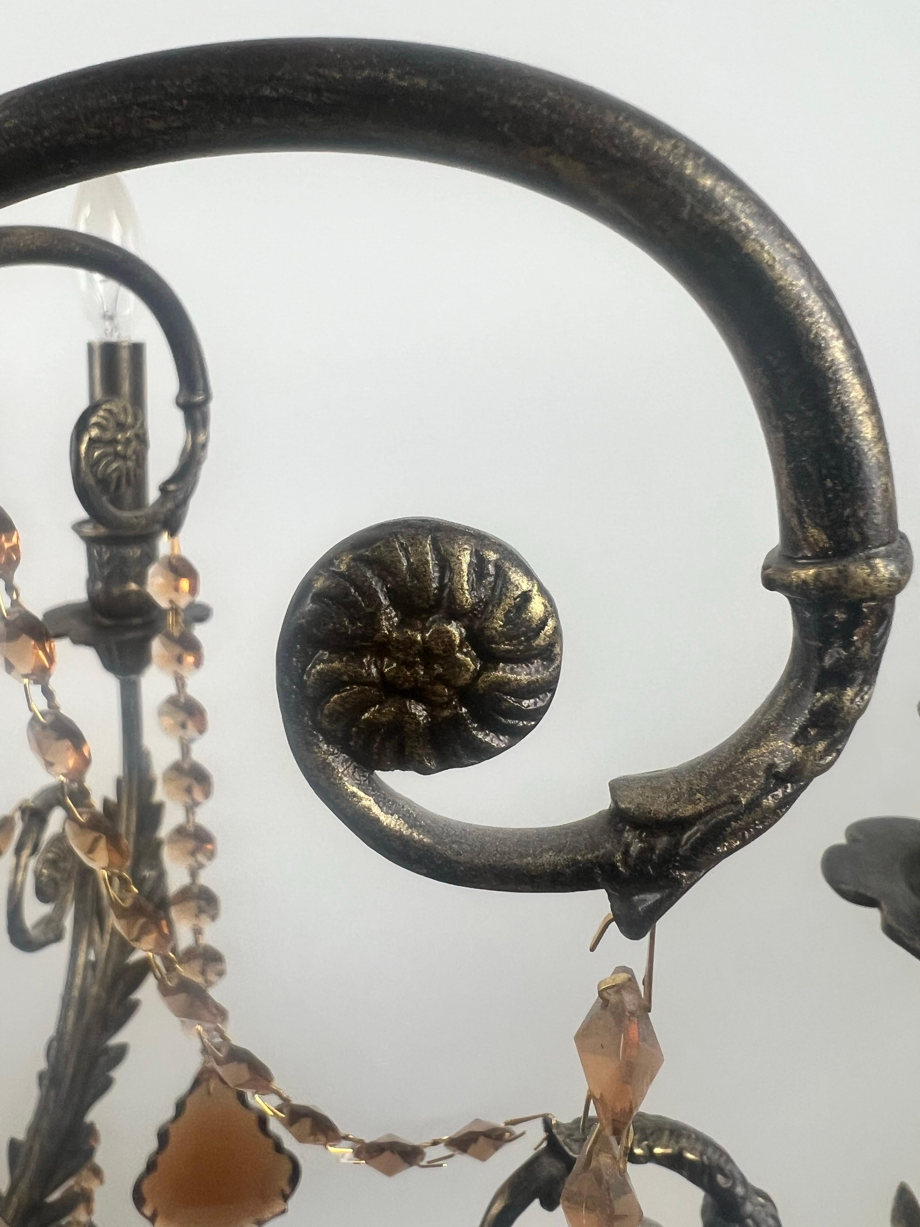 Lámpara de araña de bronce con gotas de cristal ámbar, 6 brazos, renacimiento French Rococo en venta 8