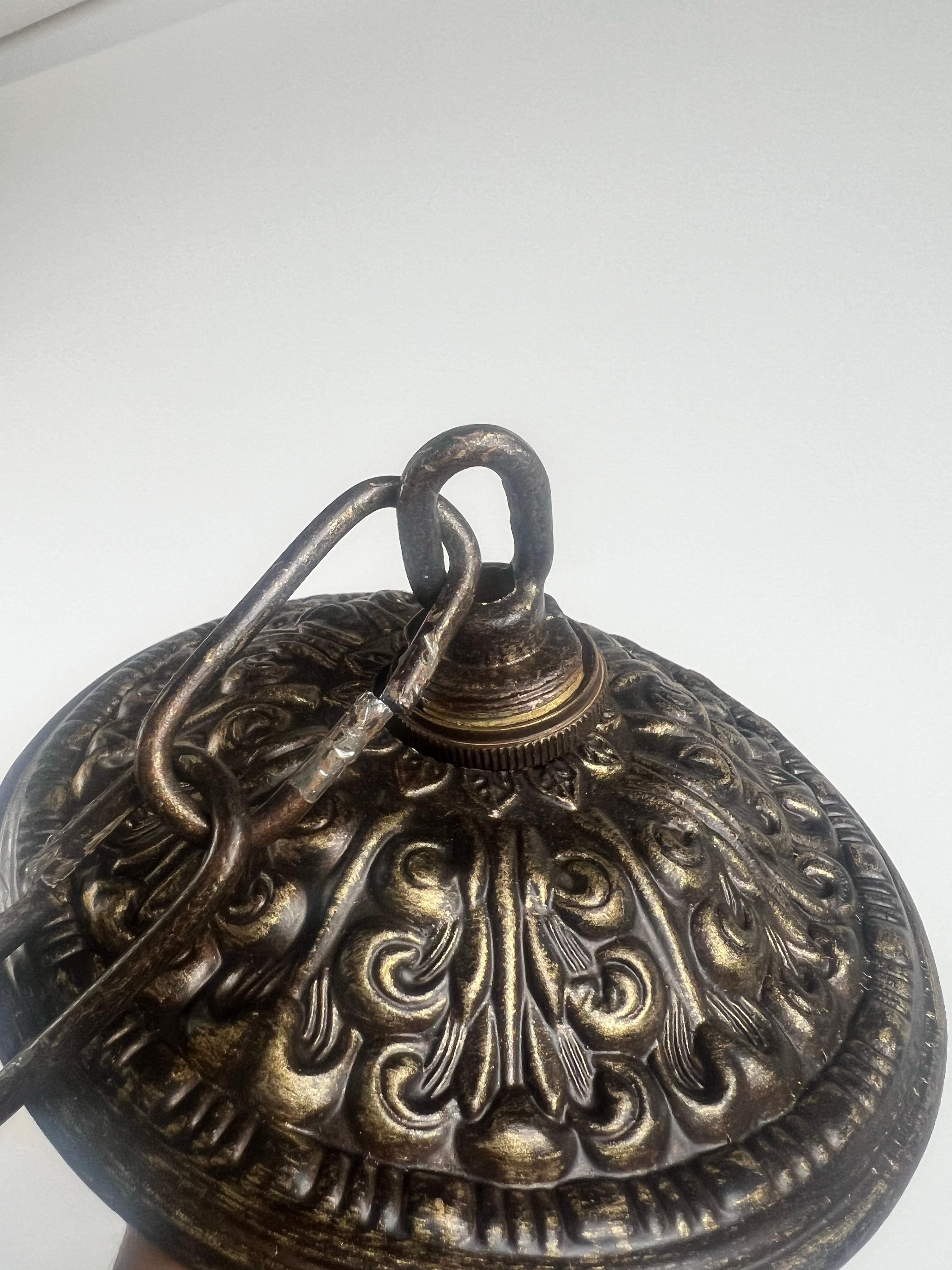 Lámpara de araña de bronce con gotas de cristal ámbar, 6 brazos, renacimiento French Rococo en venta 13