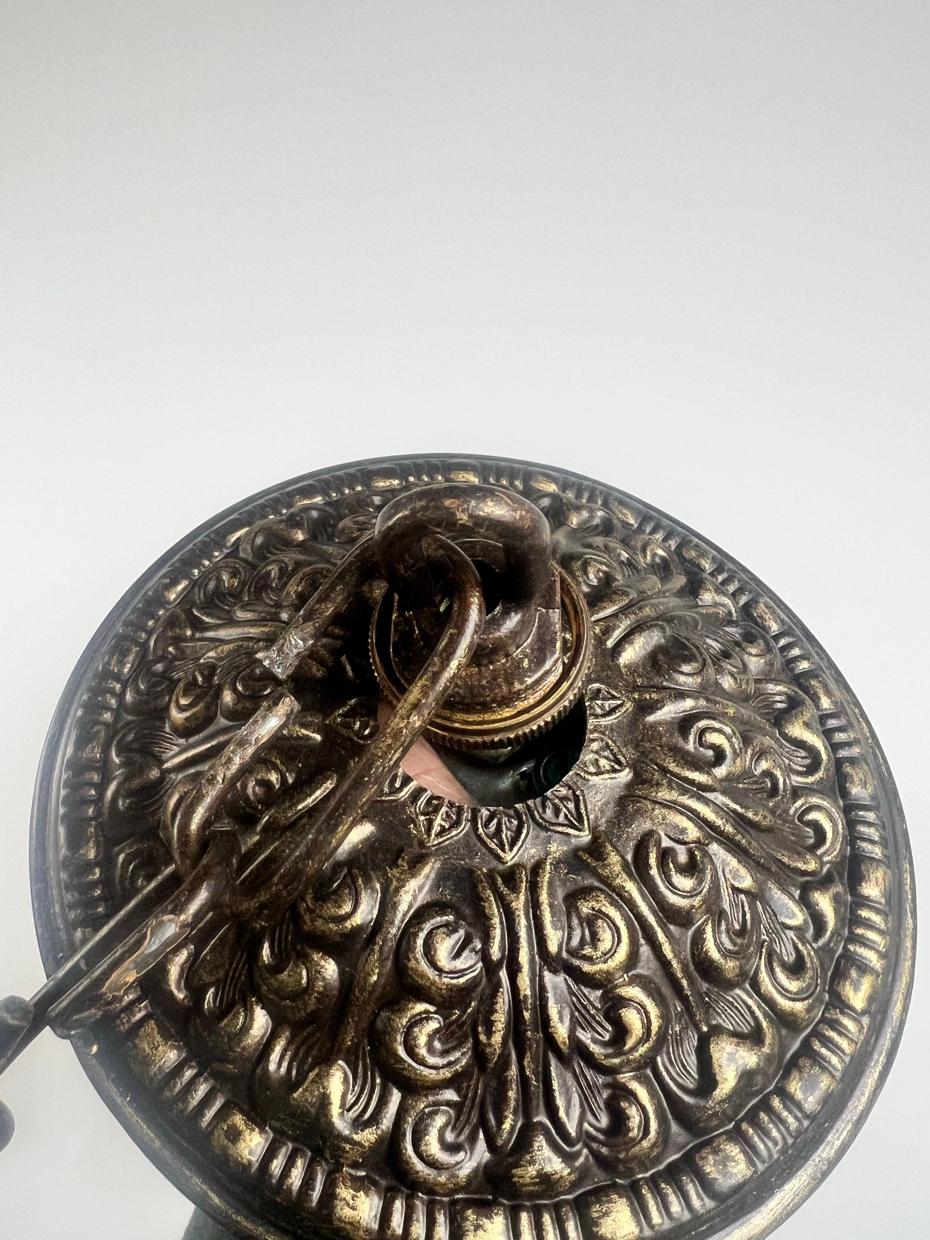 Lámpara de araña de bronce con gotas de cristal ámbar, 6 brazos, renacimiento French Rococo en venta 14