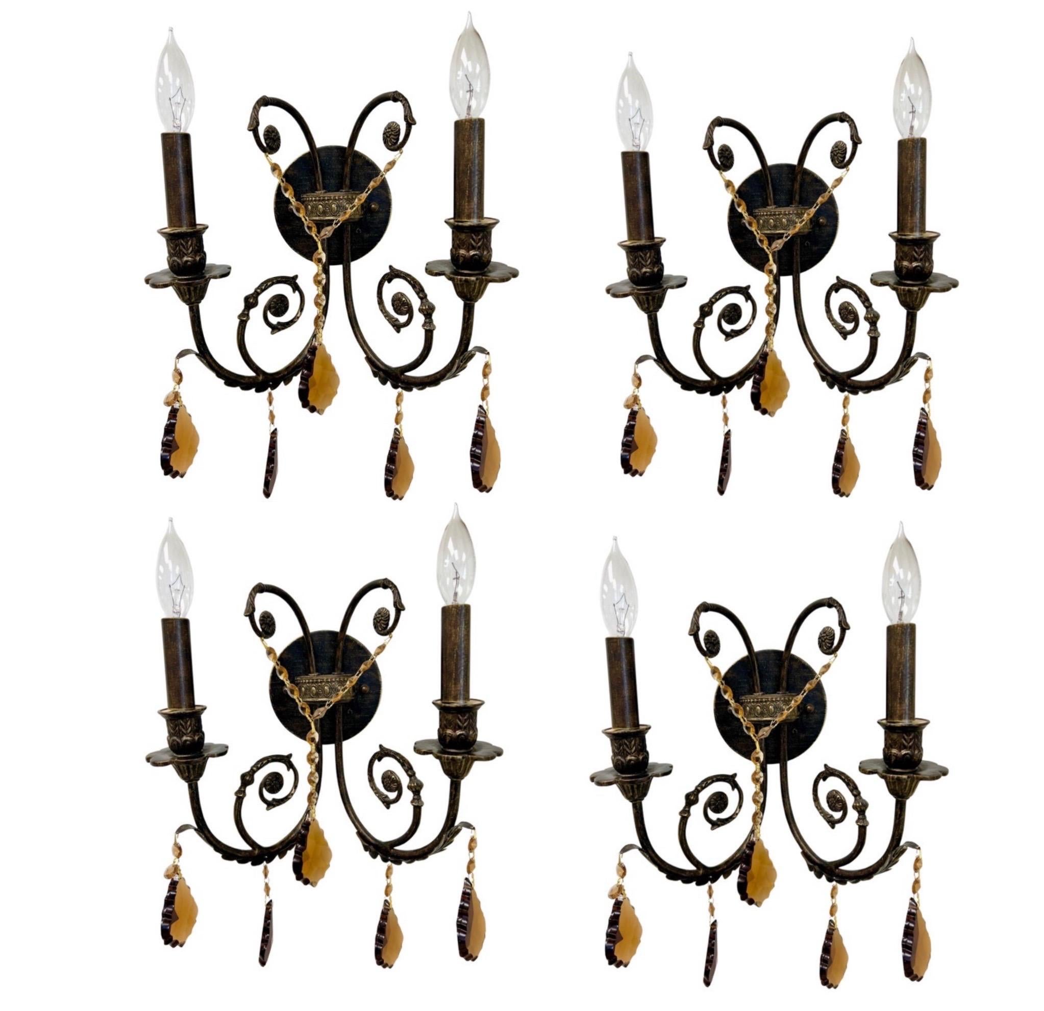 Scontrino da parete French Rococo Revival in metallo fuso bronzato con cristallo d
ambra, set di 4 pezzi in vendita