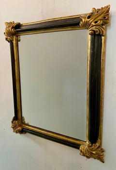 Specchio da parete in stile French Rococo con design a foglia d'oro e nero