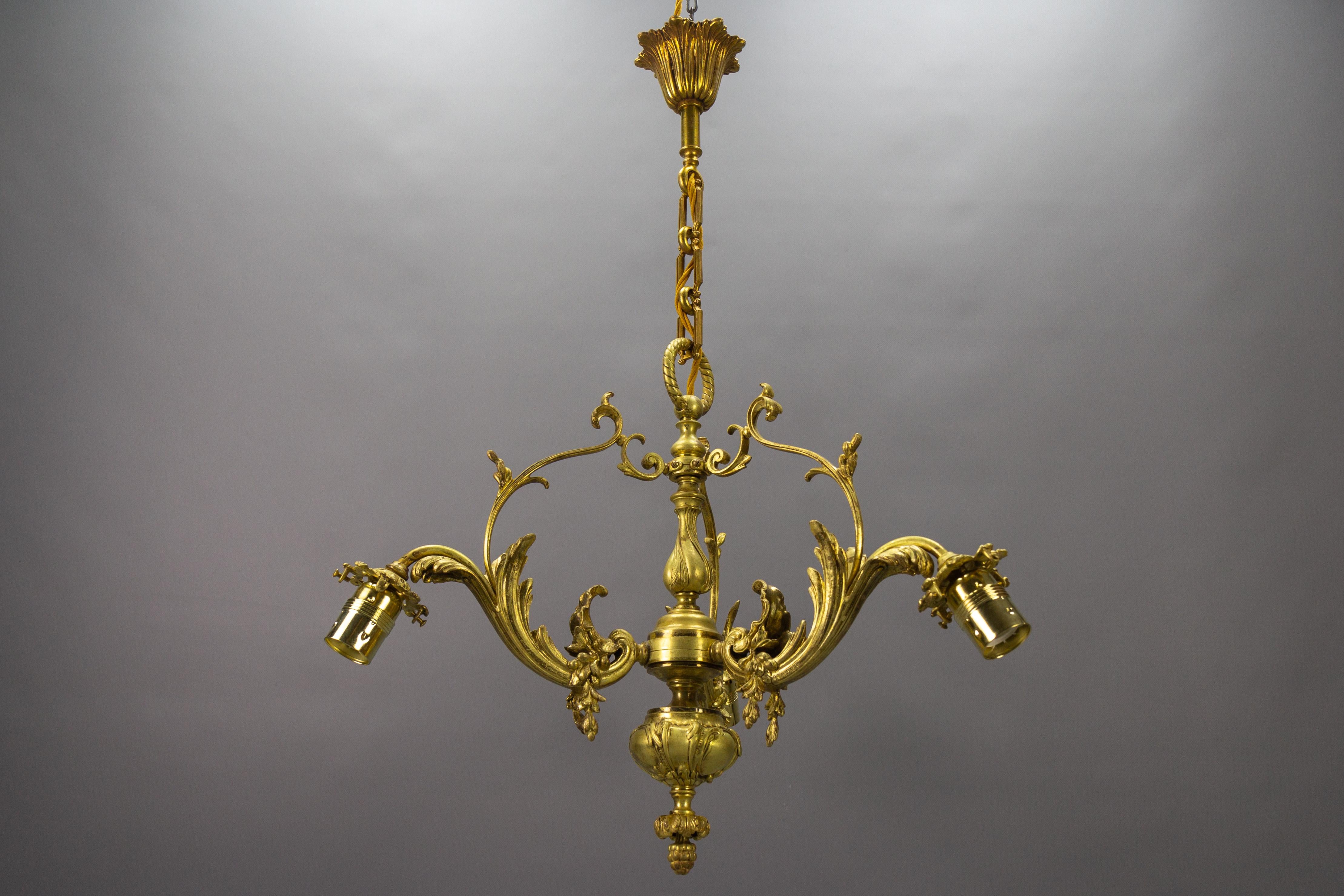 French Rococo Style Bronze and Noverdy Glass Three-Light Chandelier, ca 1920 For Sale 7