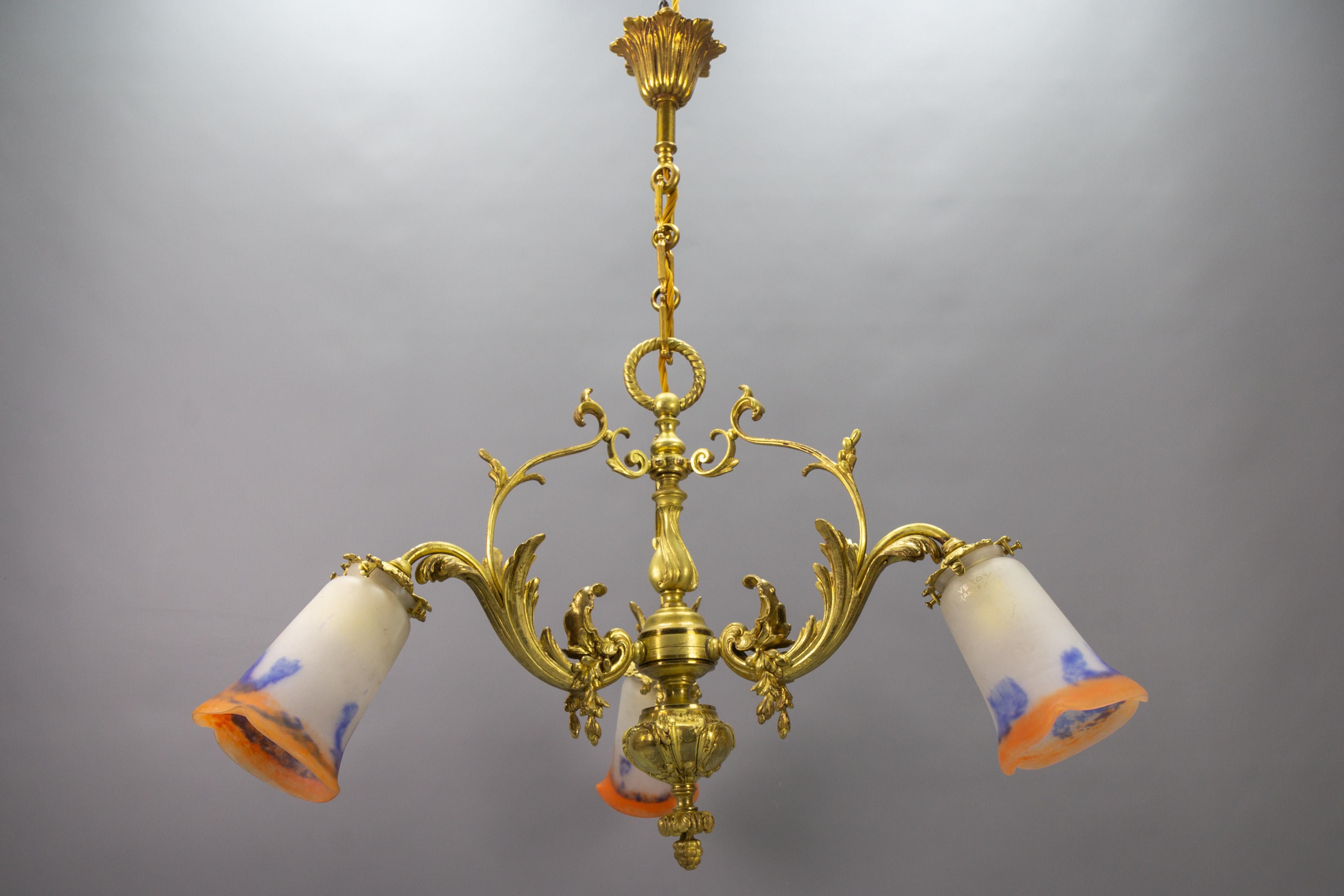 Louis XV French Rococo Style Bronze and Noverdy Glass Three-Light Chandelier, ca 1920 For Sale