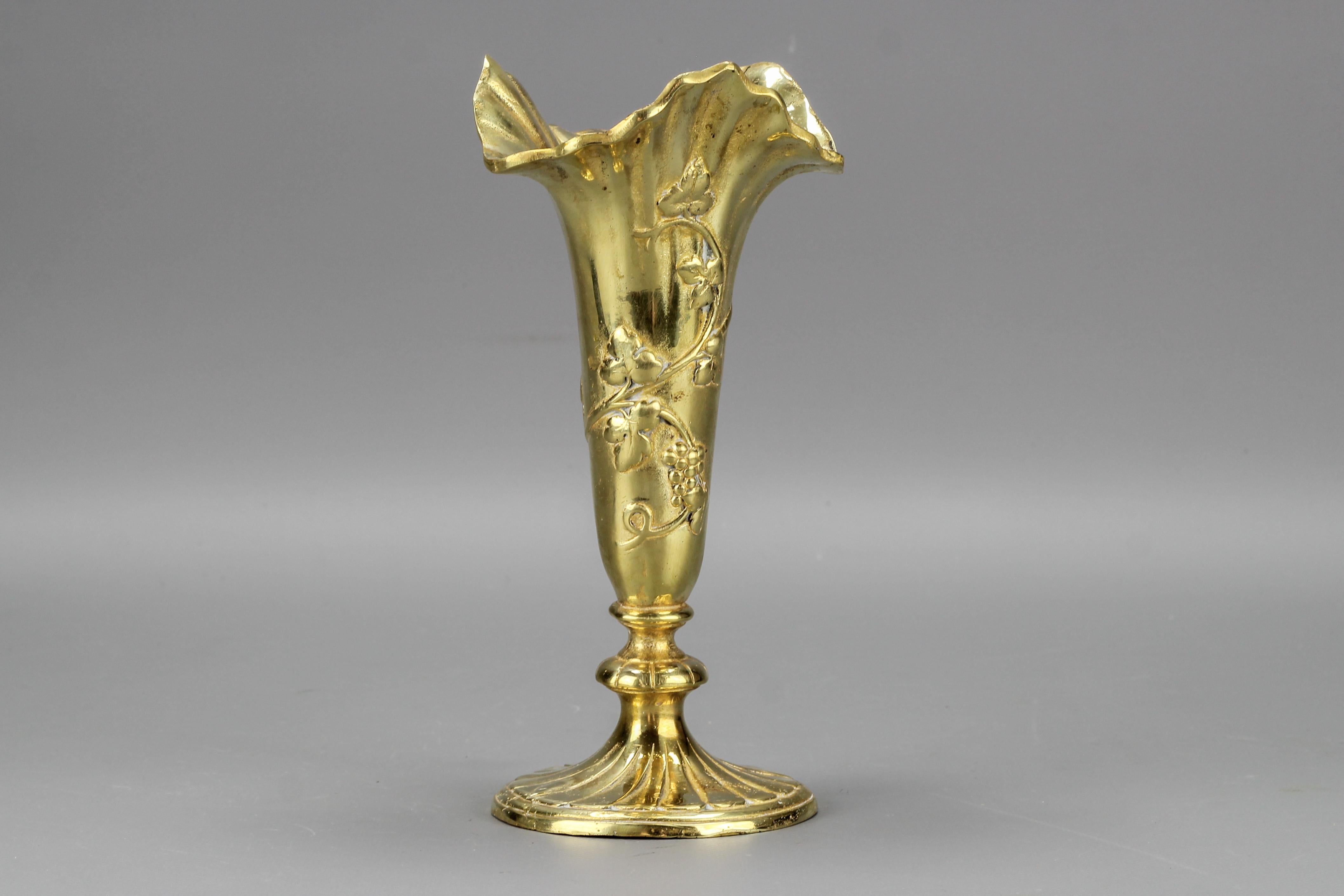 French Rococo Style Bronze Vase with Vines Motif, ca. 1920 For Sale 13