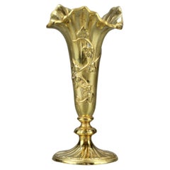 Vase en bronze de style rococo français avec motif de vignes, vers 1920