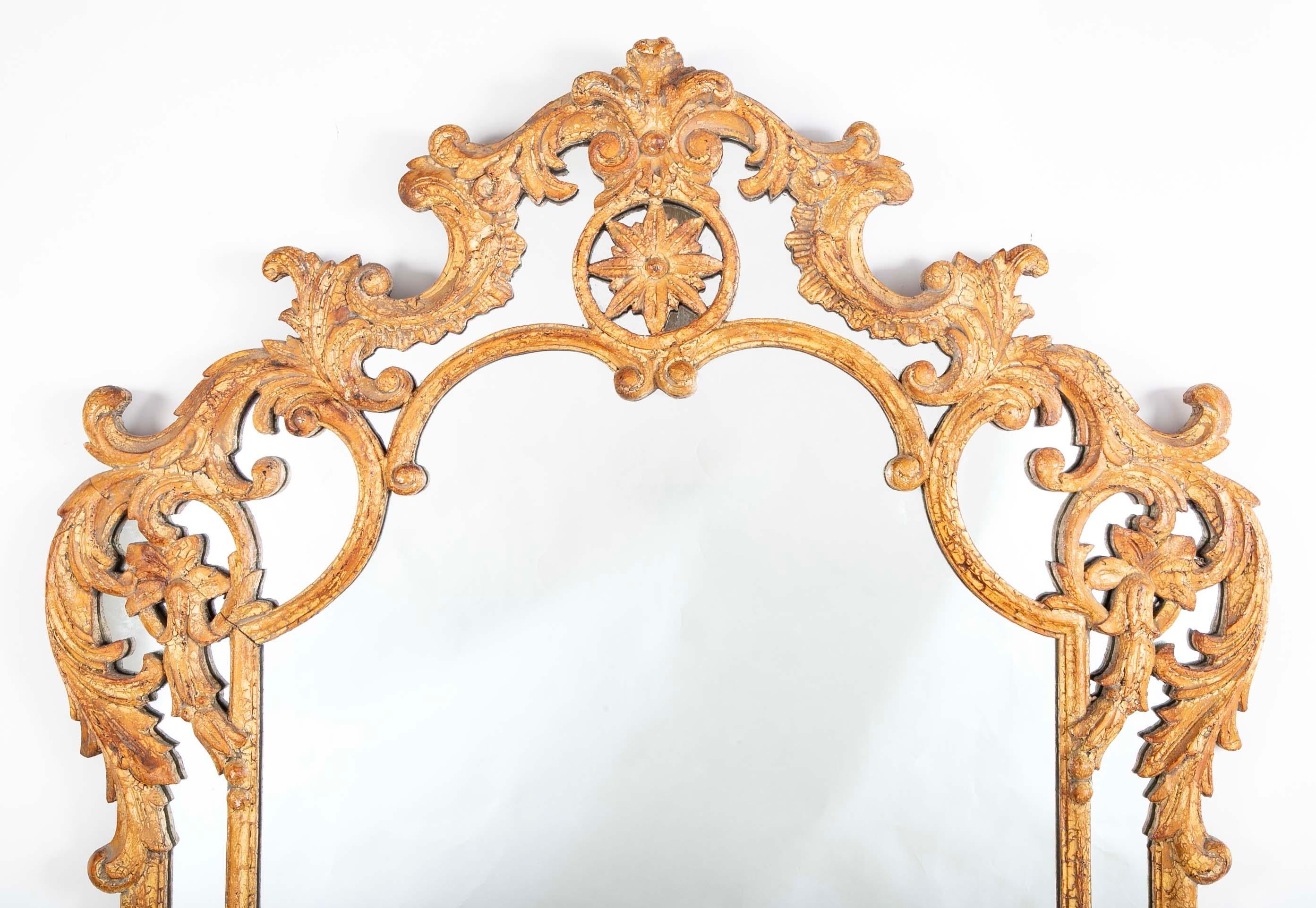 Sculpté à la main French Rococo Wood Wood sculpté et doré, grande échelle en vente