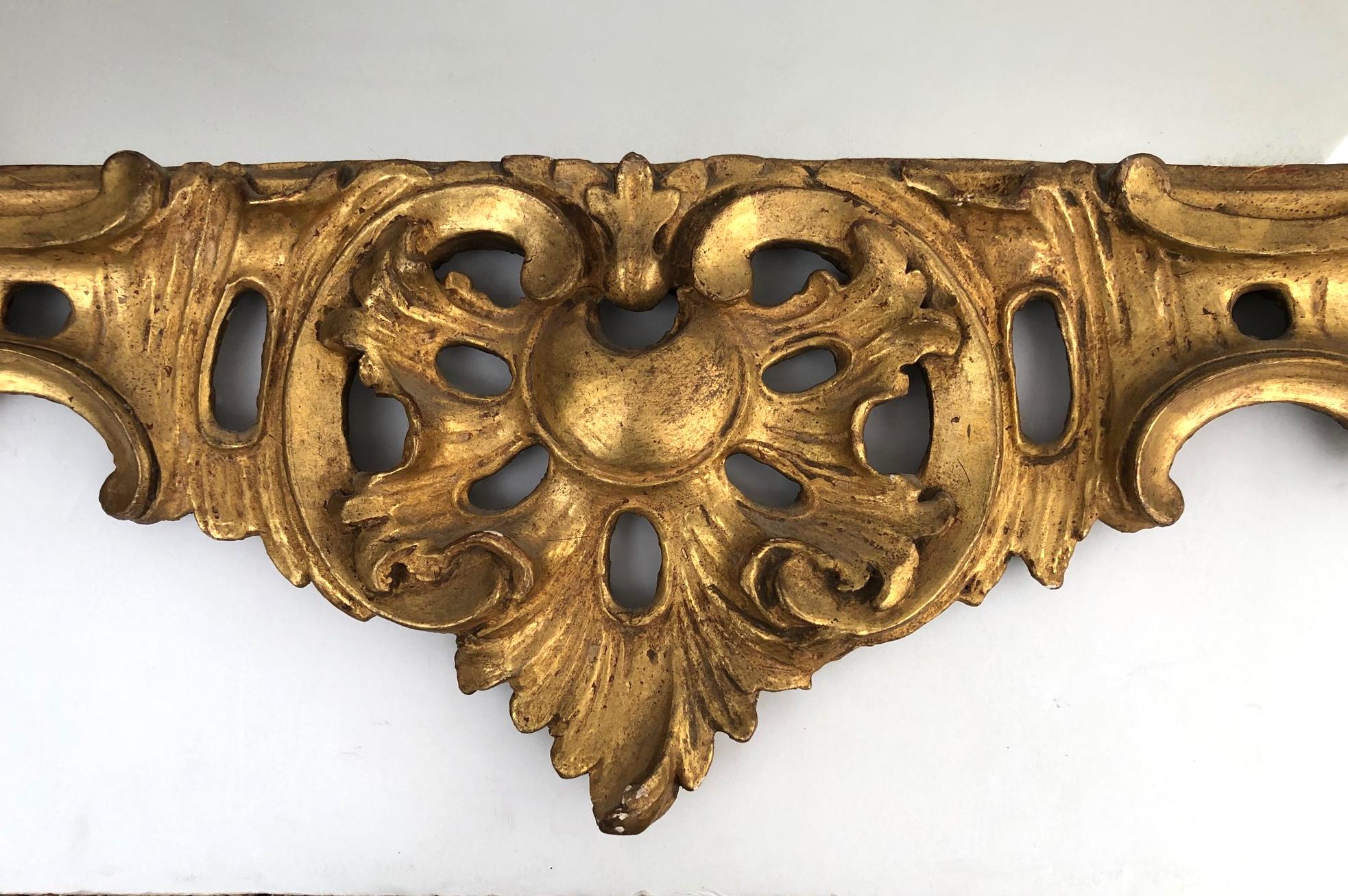 French Rococo Style Carved Giltwood Mirror In Good Condition For Sale In San Francisco, CA