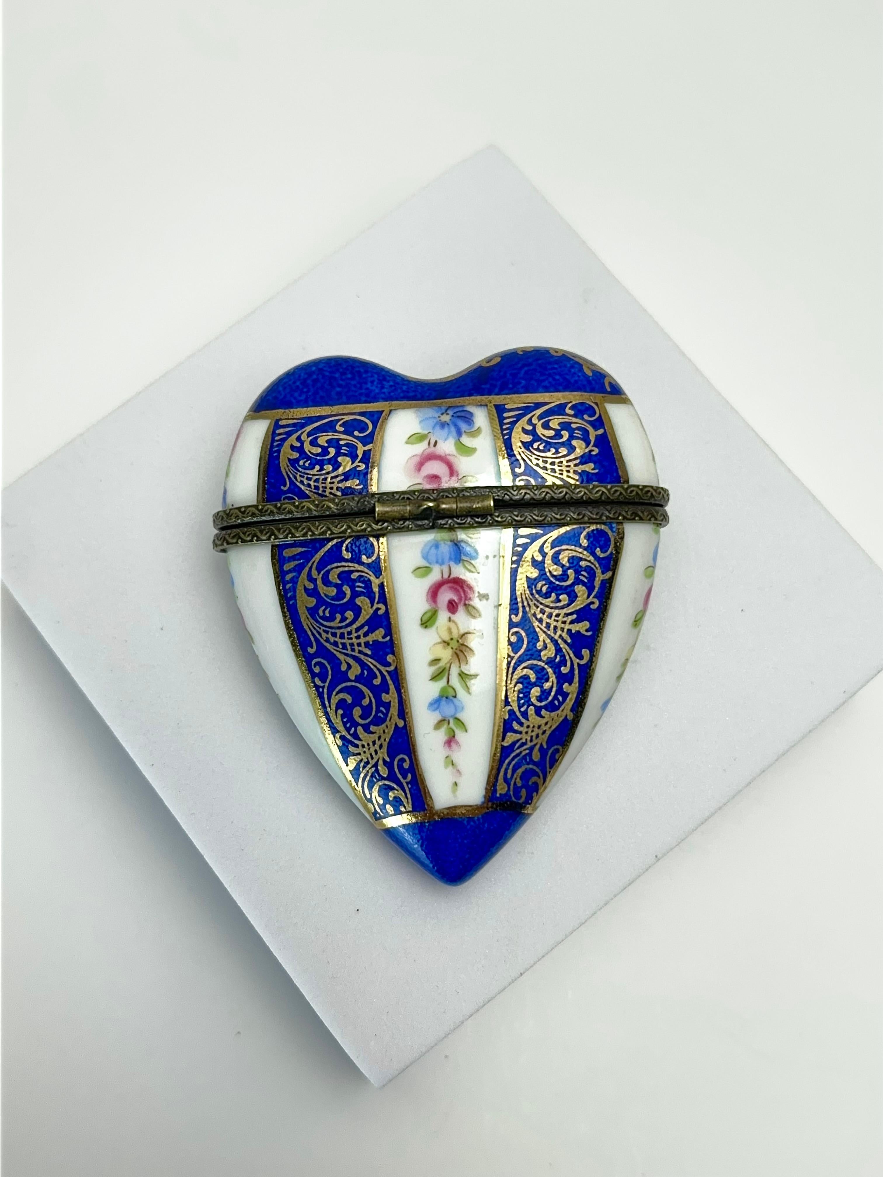 Rococo Limoges Porcelain, Heart Shaped Trinket Box, France, 1980's For Sale