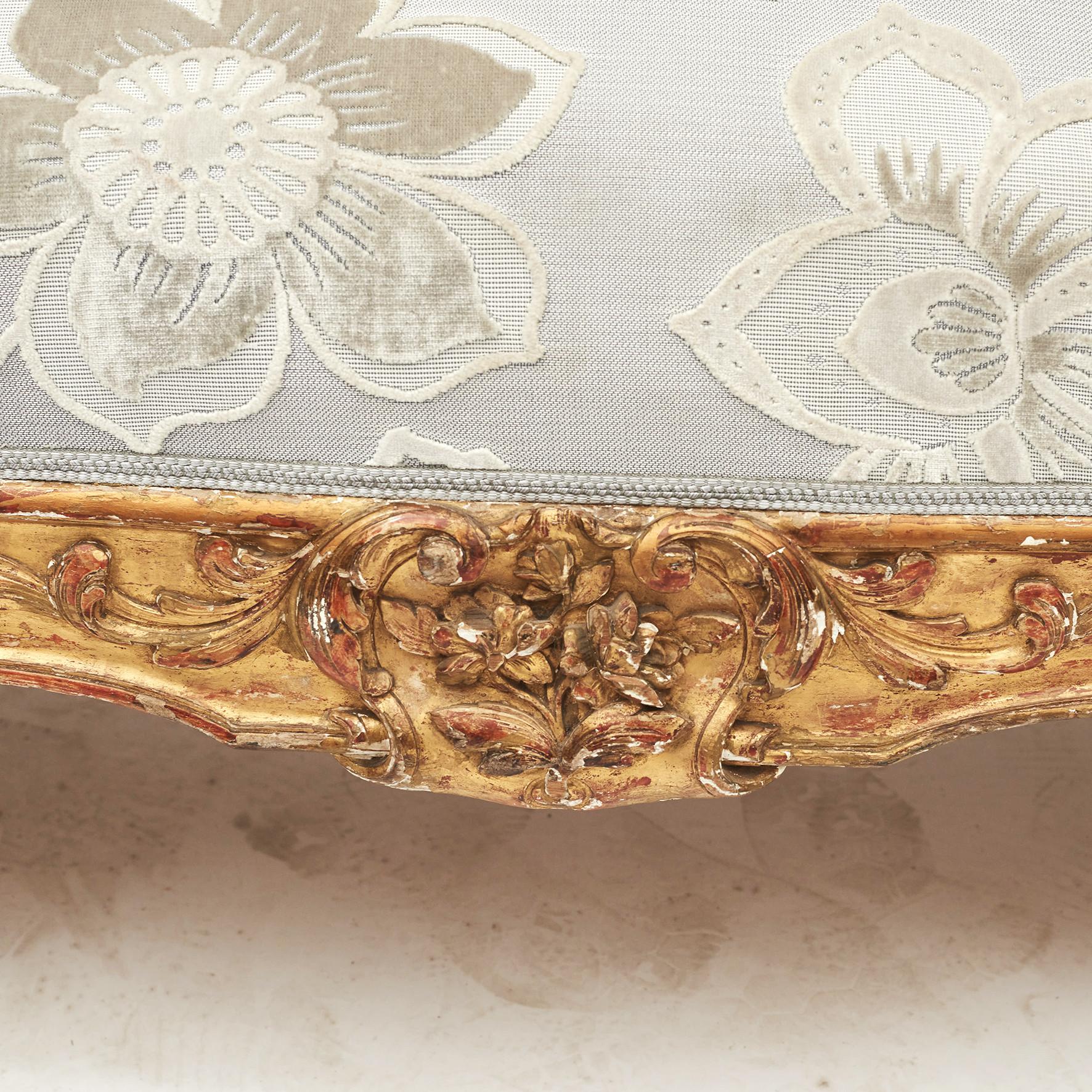 French Rococo Style Gilt Sofa Bench In Good Condition For Sale In Kastrup, DK