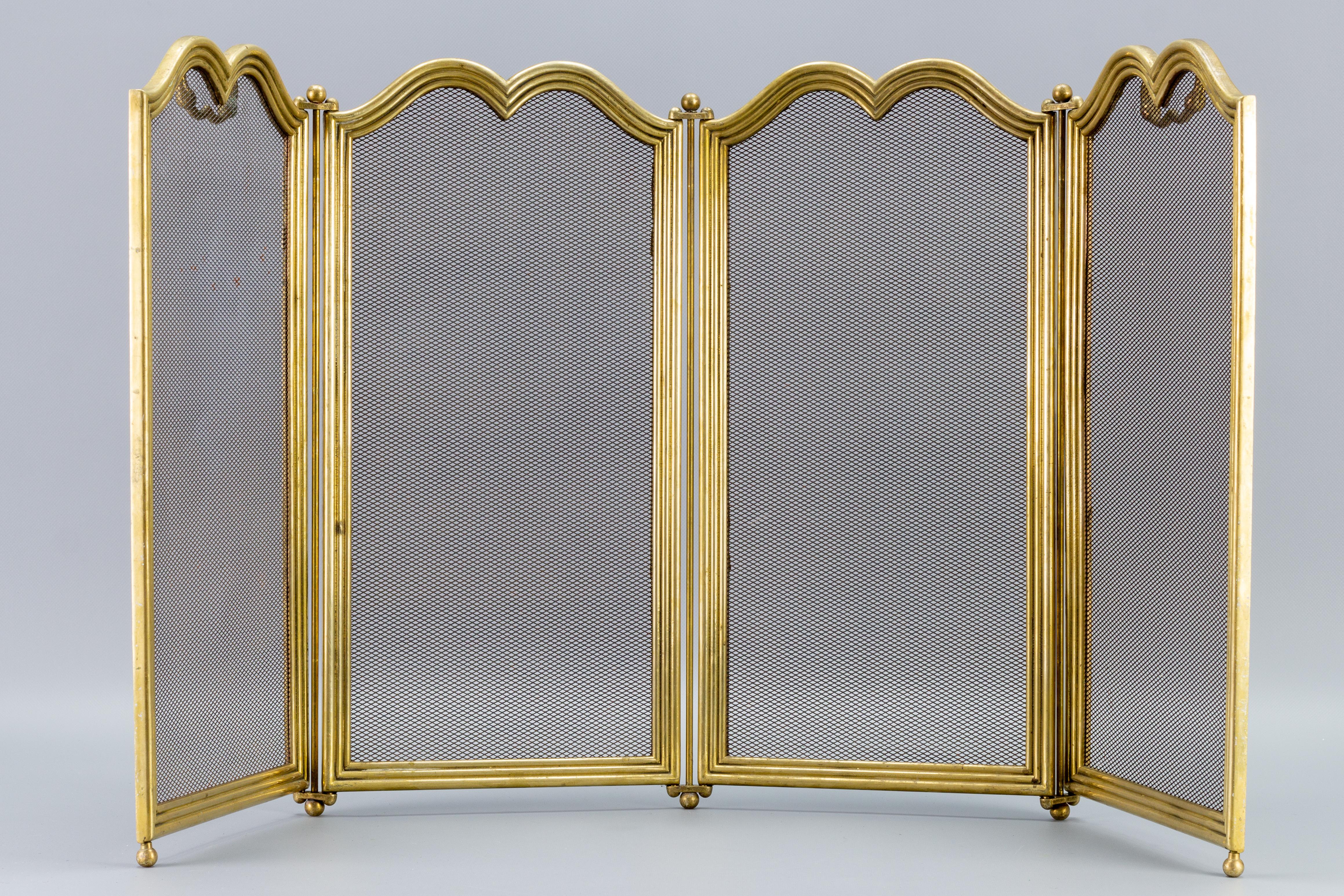 French Rococo Style Vintage Brass Four Sections Fireplace Screen In Good Condition In Barntrup, DE